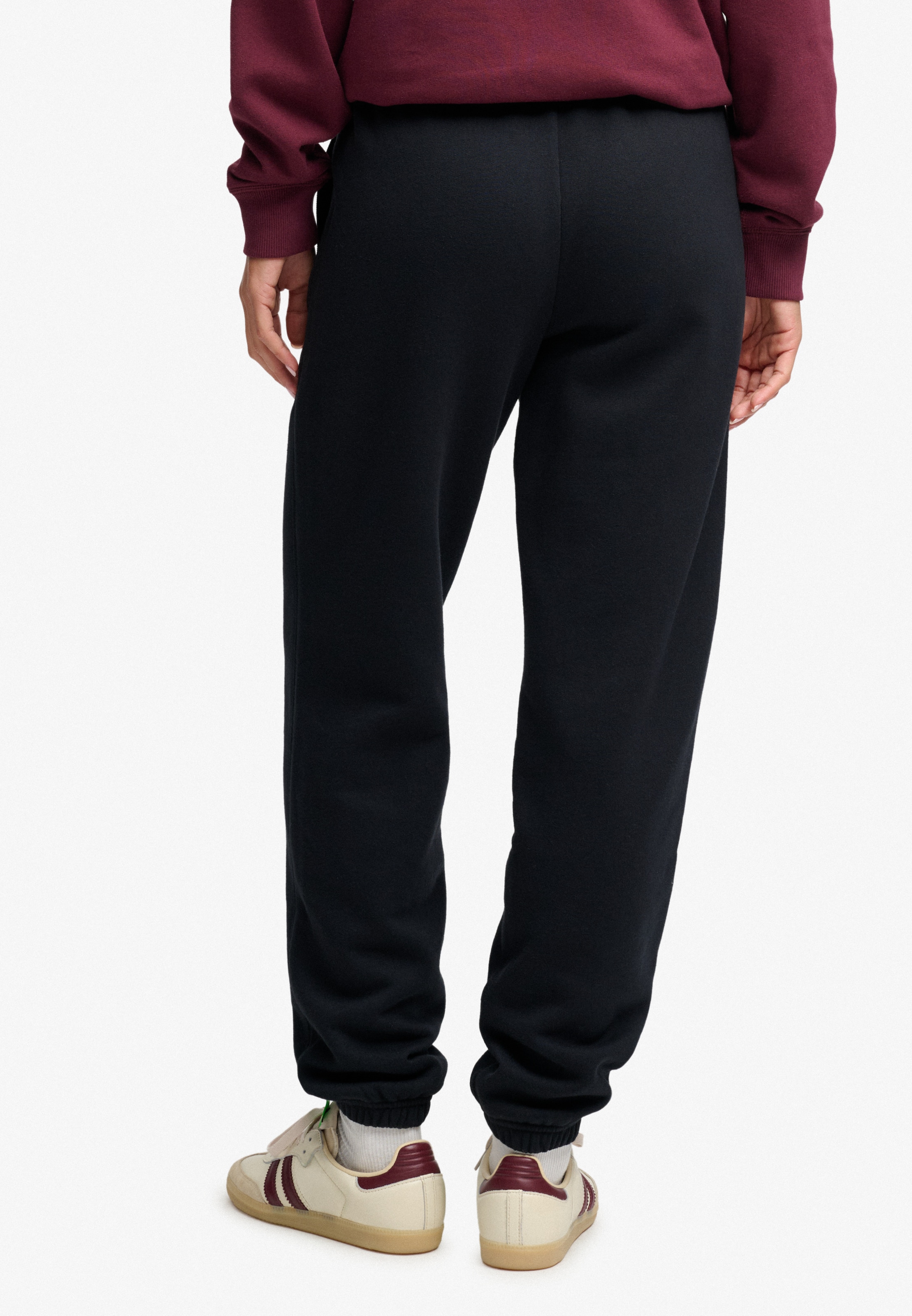 Superdry Pantalon sweat »SIGNATURE EMB CUFFED JOGGER«  mélange coton, coupe décontractée