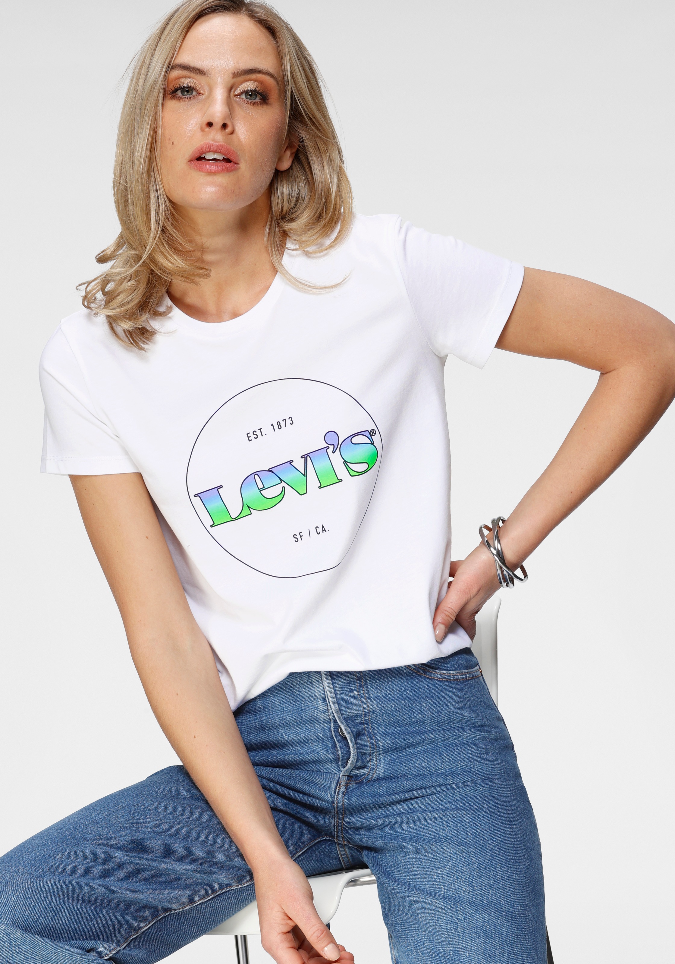 Image of Levi's® Rundhalsshirt »The Perfect Tee«, mit kreisrundem Logo-Print bei Ackermann Versand Schweiz