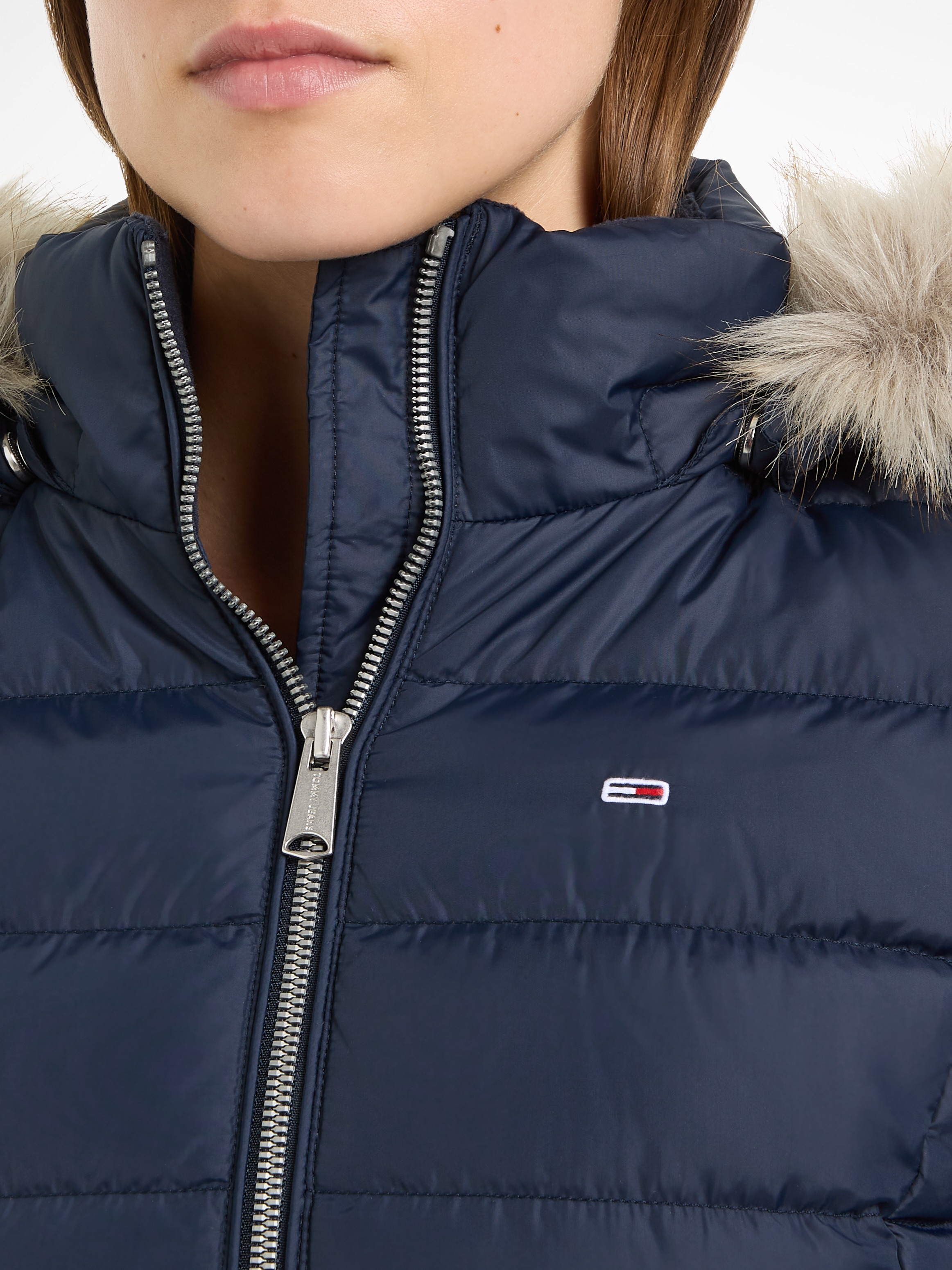 Tommy Jeans Curve Steppjacke »TJW BASIC HOODED DOWN JACKET EXT«, mit Kapuze, in Grossen Grössen, mit Kapuze