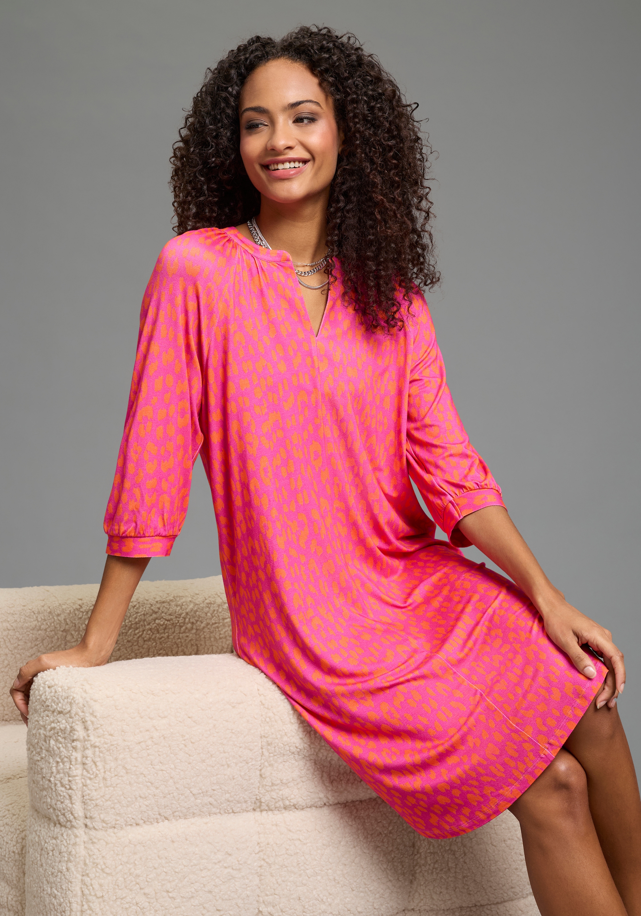 Laura Scott Robe d'été Mini-Look, mit V-Ausschnitt, mit Halbarm, aus Viskose und Elasthan