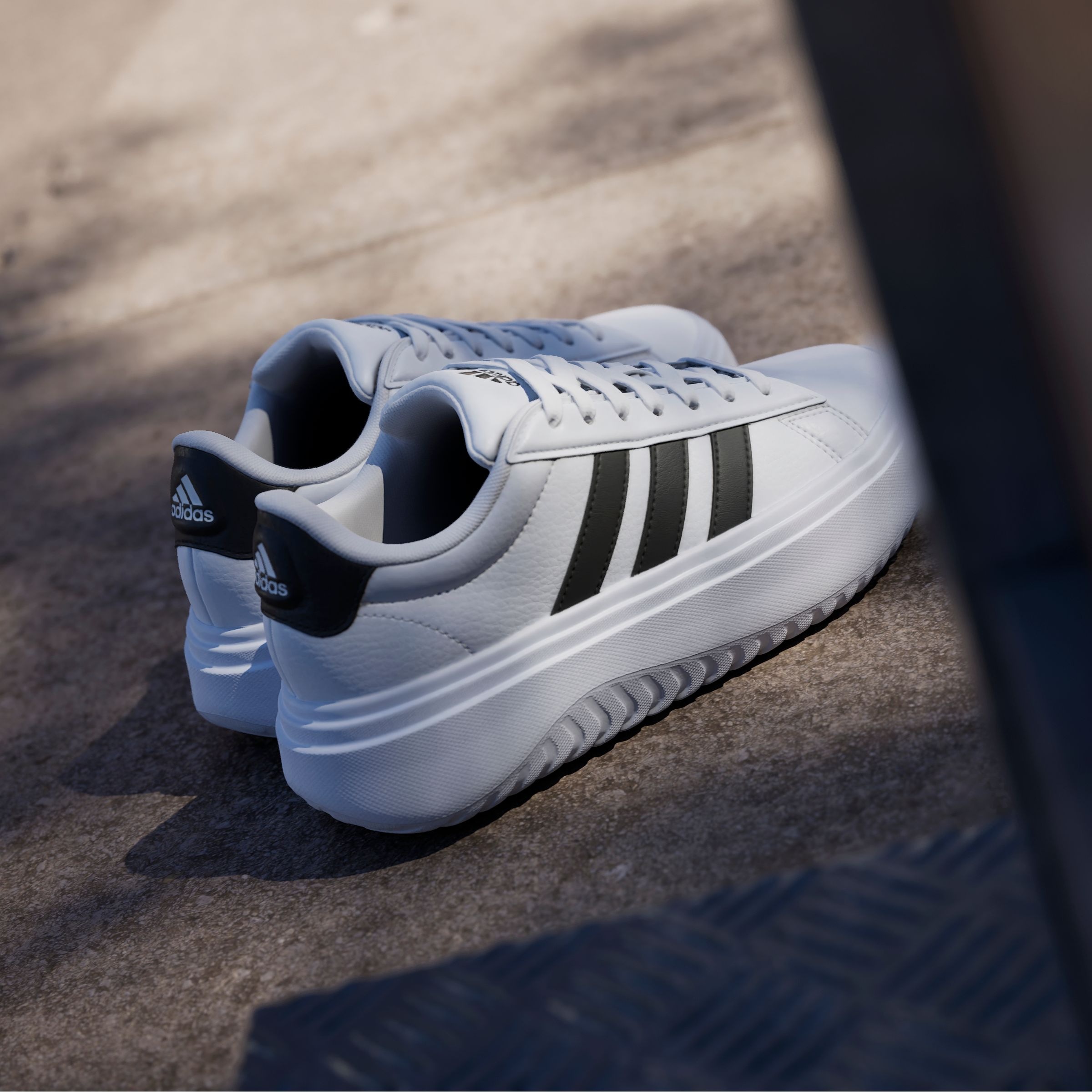 adidas Sportswear Sneaker »GRAND COURT PLATFORM«, Design auf den Spuren des adidas Superstar