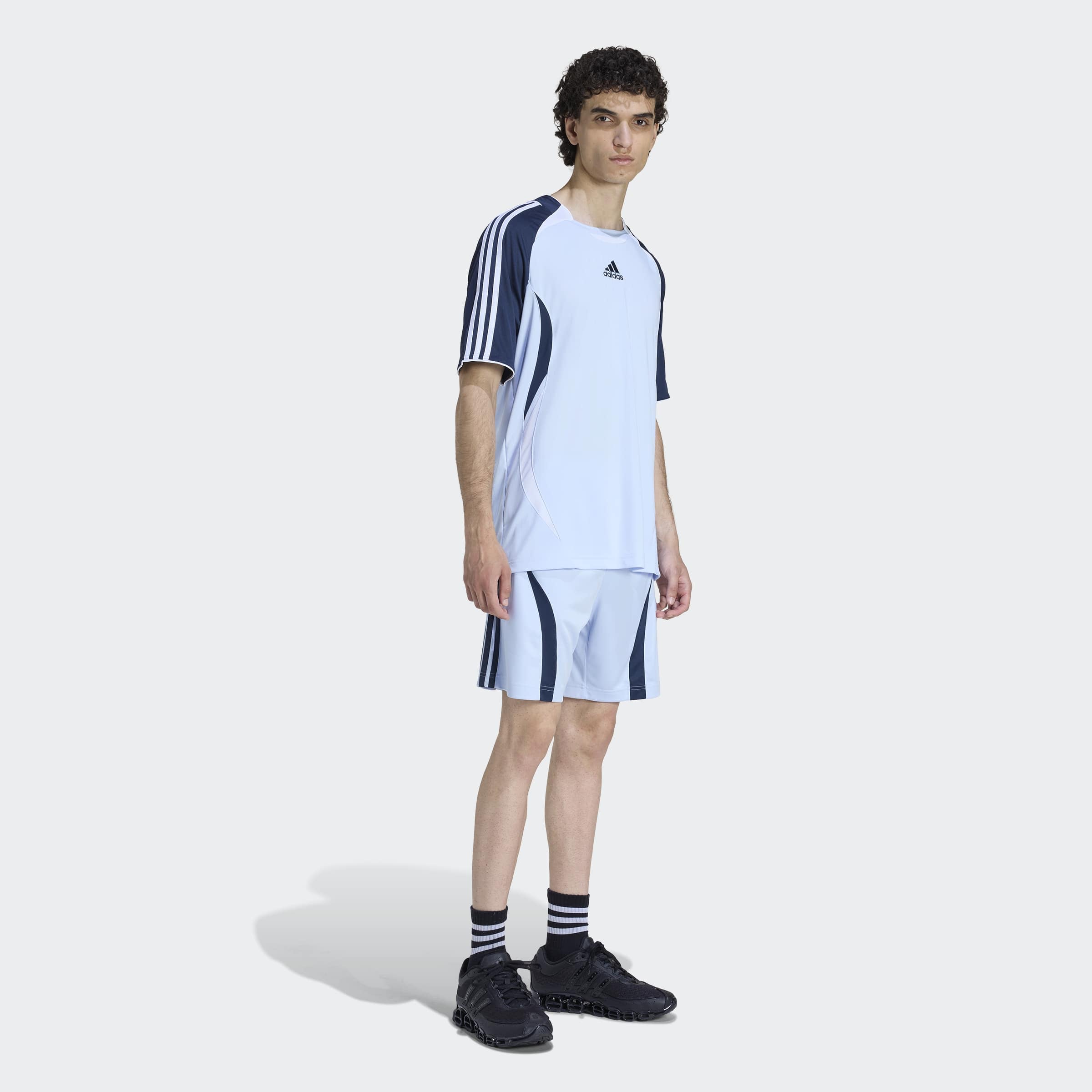 adidas Originals T-Shirt »TEAMGEIST TEE« sportlicher Look, Kurzarm, mit Rundhalsausschnitt