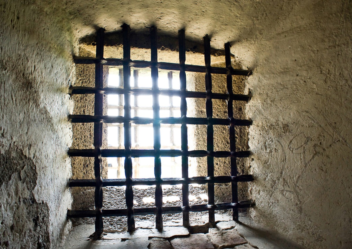 Image of Papermoon Fototapete »Gitter Fenster«, Vliestapete, hochwertiger Digitaldruck, inklusive Kleister bei Ackermann Versand Schweiz