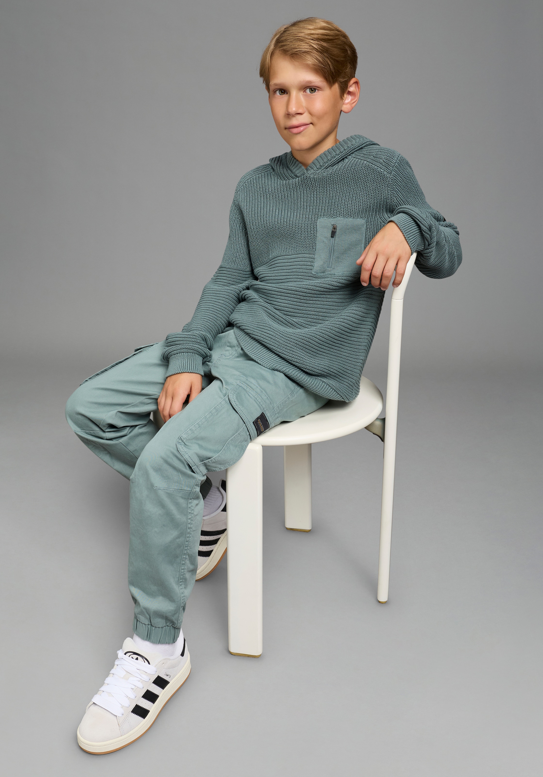 Bruno Banani Pantalon cargo »Cargohose mit BRUNO BANANI Badge«  Pantalon cargo en sergé, coupe droite, style basique, tissu élastique