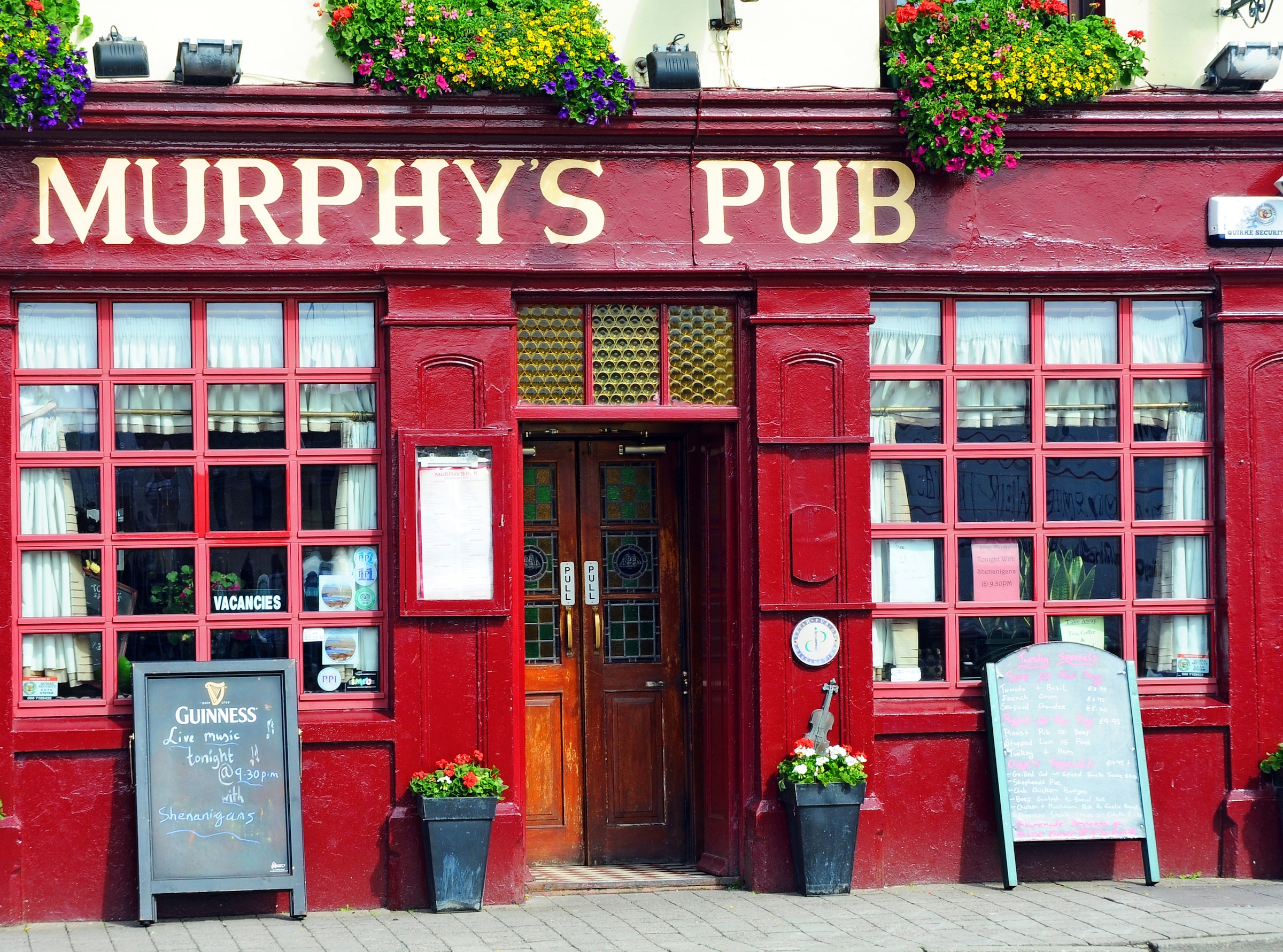 Image of Papermoon Fototapete "Murphy´s Pub Dingle Bay" glatt