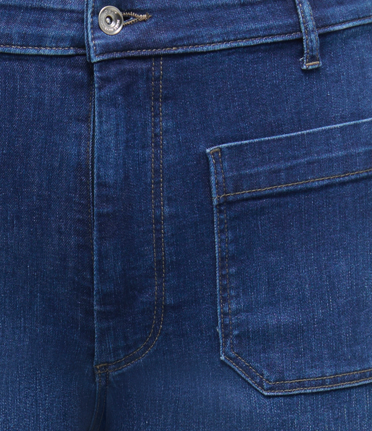 ONLY CARMAKOMA Jeans taille haute »CARMADISON-WAUW HW POCKET WIDE BOX NOOS« Mélange de coton, taille haute, aspect denim foncé légèrement lavé