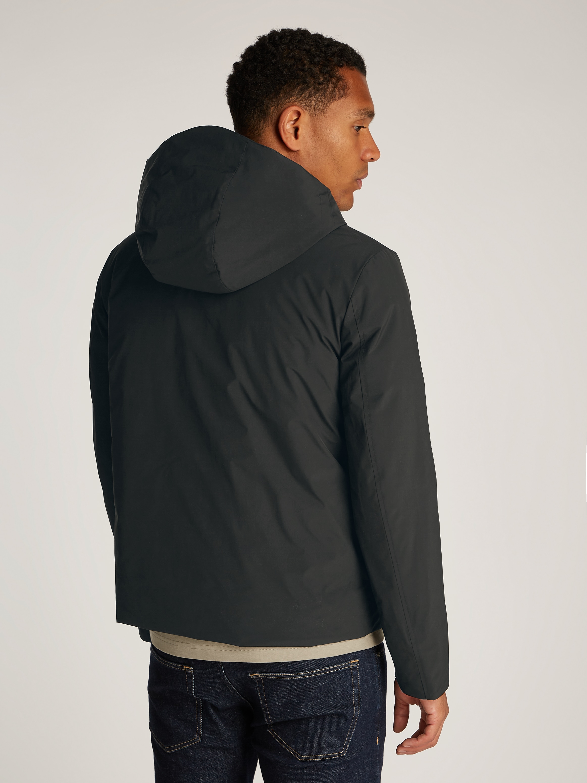 Calvin Klein Outdoorjacke »TECHNICAL NON-QUILT JACKET HOOD«, mit Kapuze, mit Logoprint