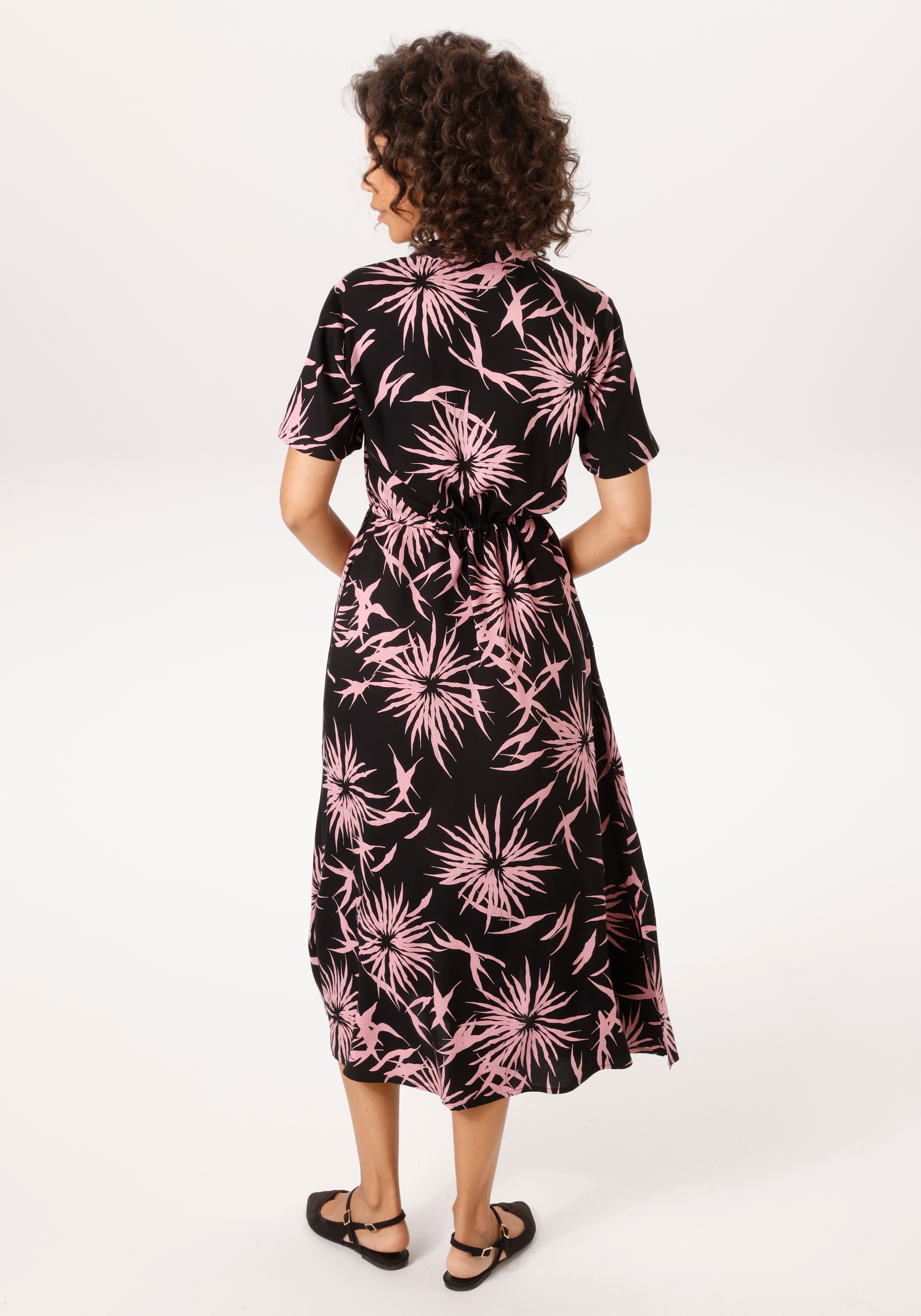 Aniston CASUAL Robe d'été mit grafischen Blumendruck - jedes Teil ein Unikat - NEUE KOLLEKTION