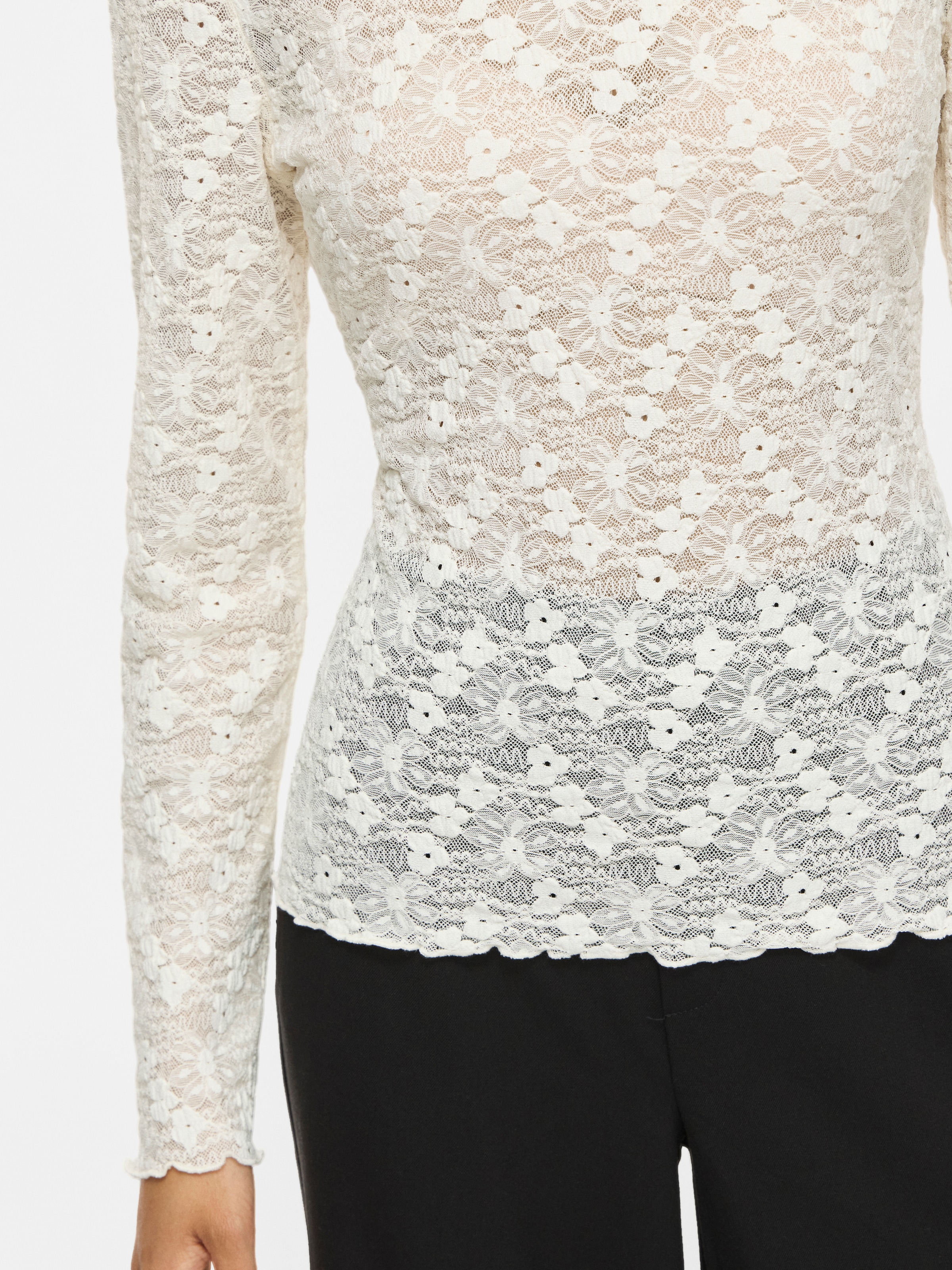 Vila Spitzenshirt »VIFAY O-NECK L/S TOP - NOOS« Materialmix, enger Schnitt