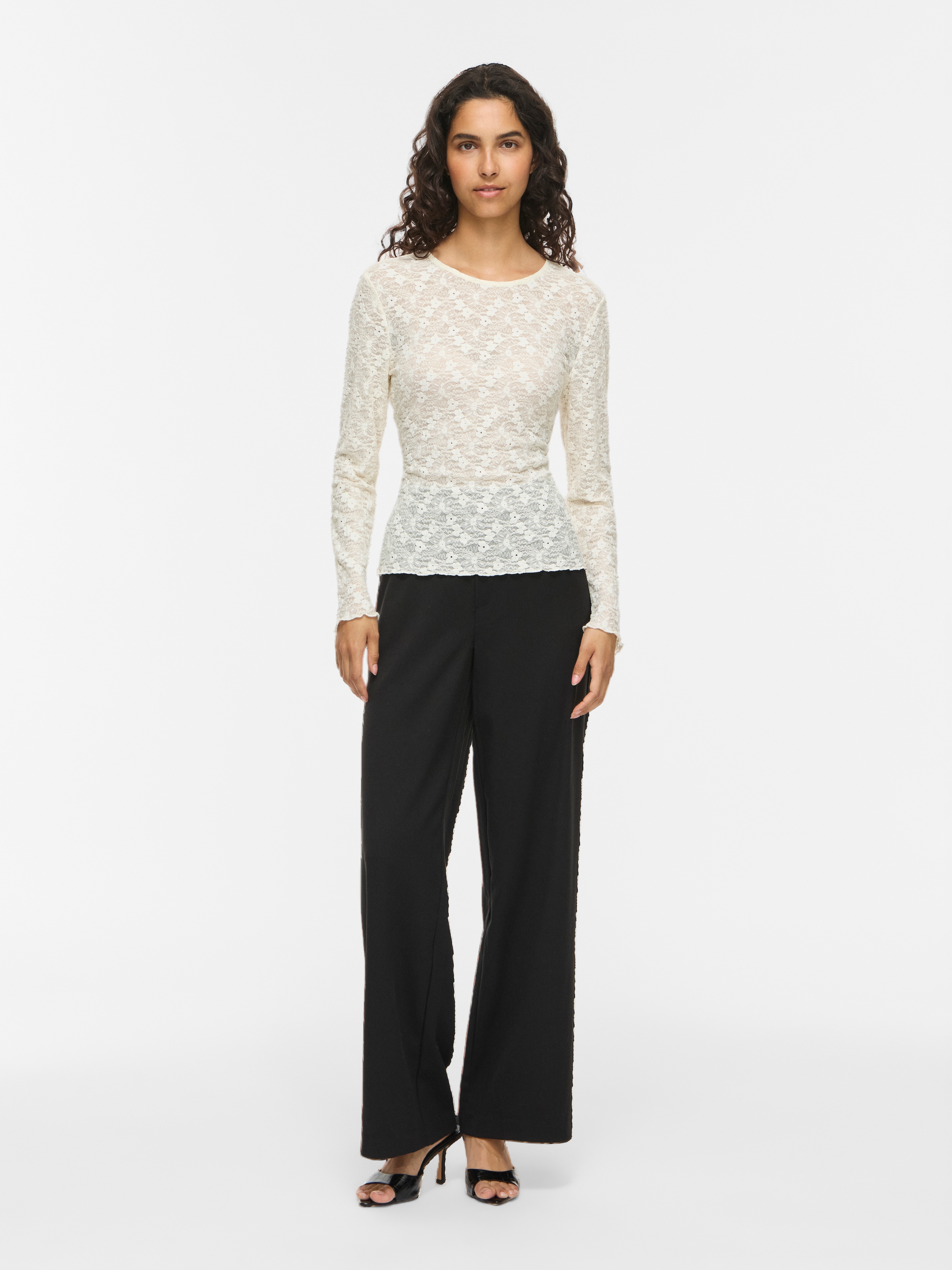 Vila Spitzenshirt »VIFAY O-NECK L/S TOP - NOOS« Materialmix, enger Schnitt