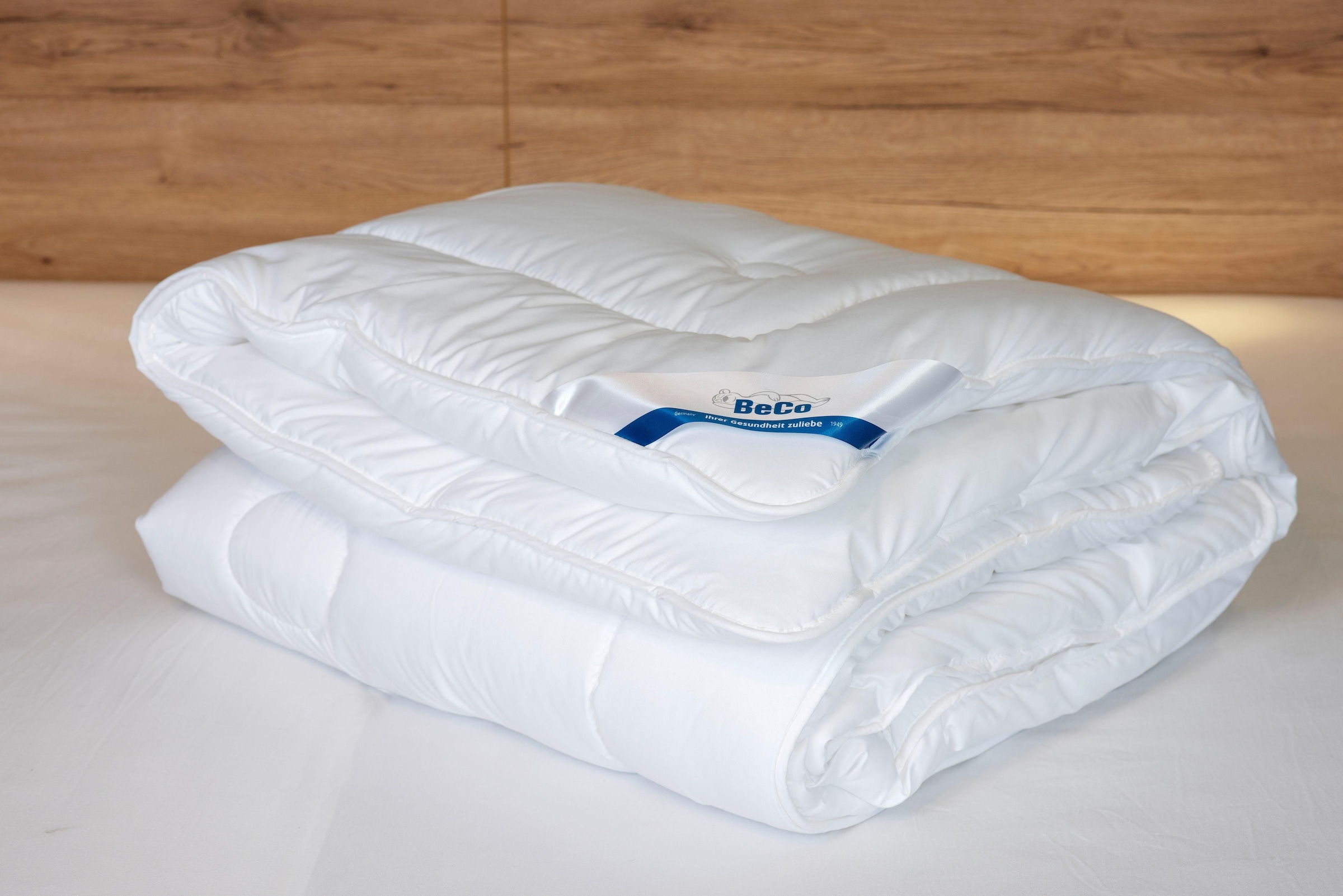 Beco Microfaserbettdecke »Bettdecke Polyester, 135x200 Soft (1 und in Duo, 155x220 St.) jetzt Bezug kaufen Füllung warm, Royal erhältlich«, Bettdecke Microfaser