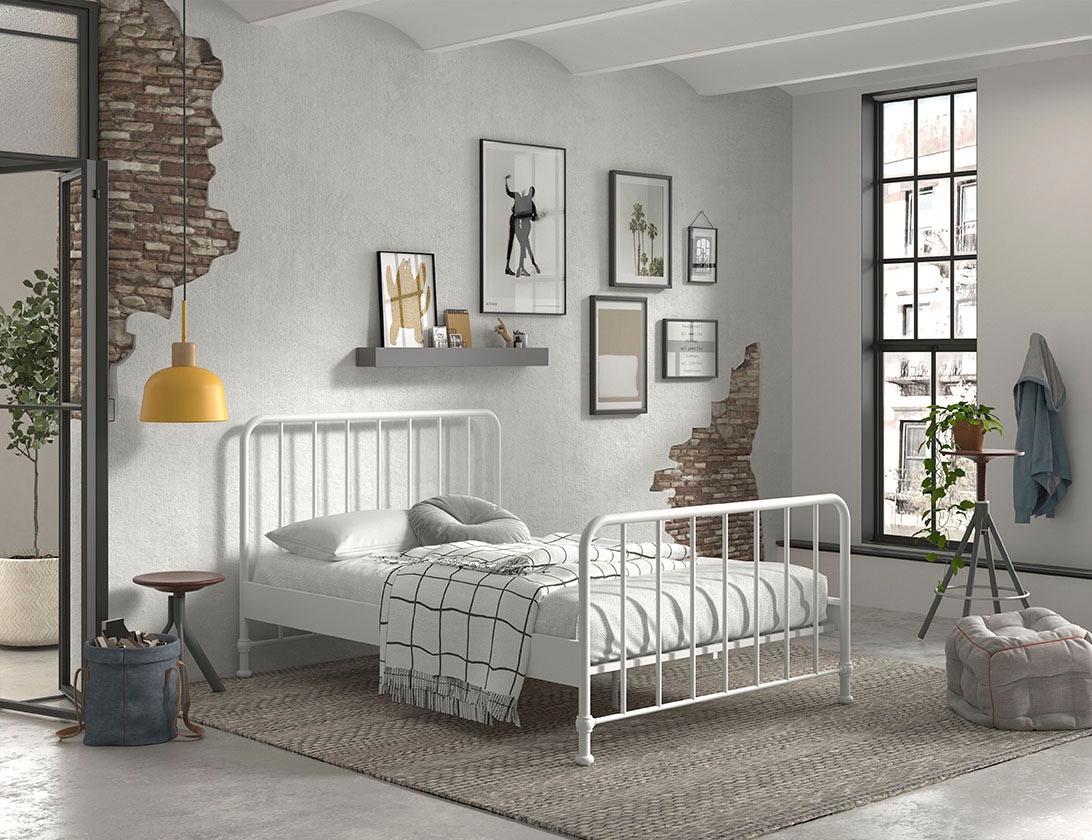 Vipack Lit en métal »Bronxx, standfest gebaut, gradlinige Optik in zeitlosem Design« Disponible en 2 tailles et différentes couleurs,  incl. sommier à lattes, traverse centrale et repose-pieds sous la surface de couchage