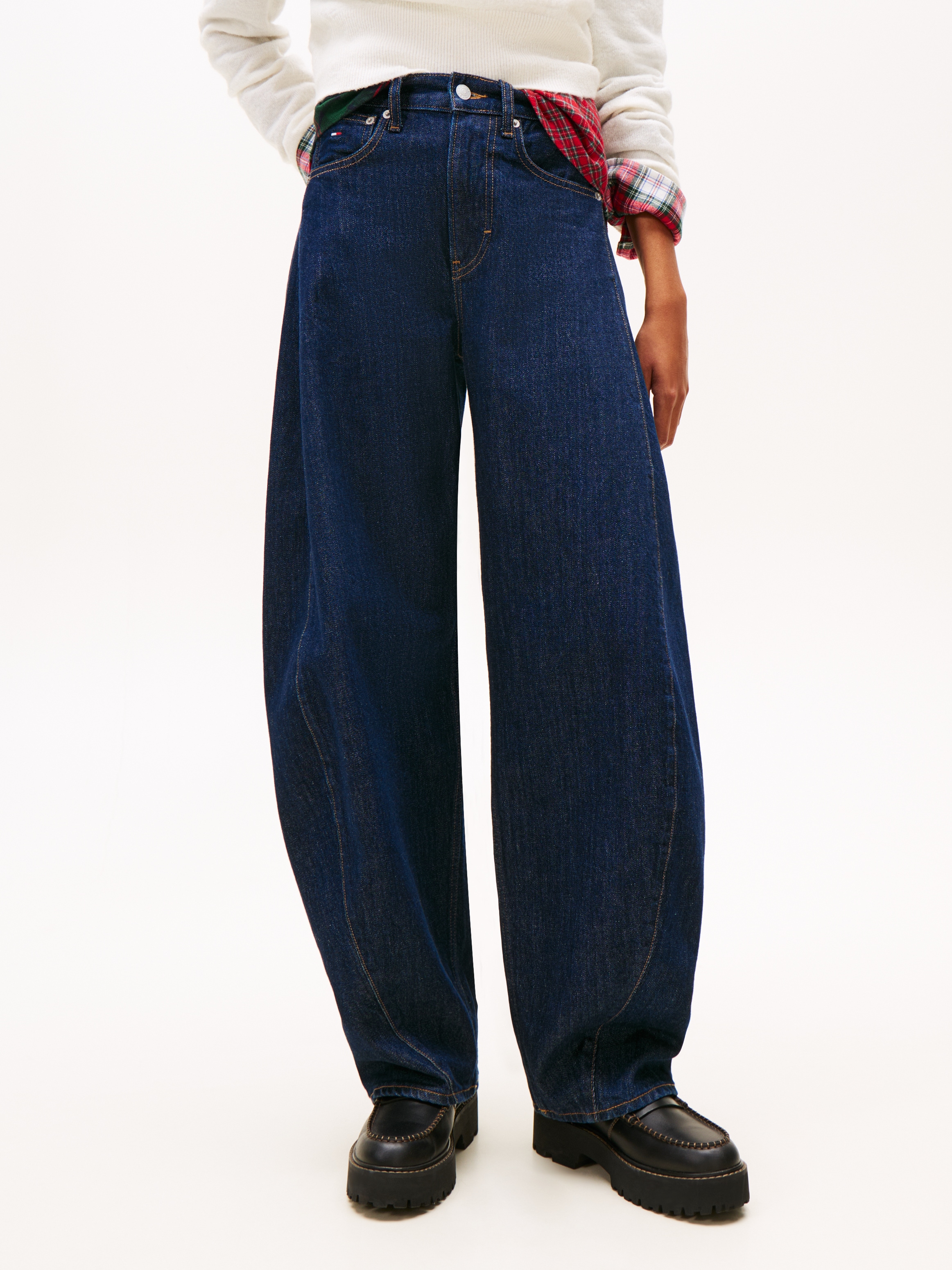 Image of Tommy Jeans Tapered-fit-Jeans "ELLA MID BARREL DI4156"