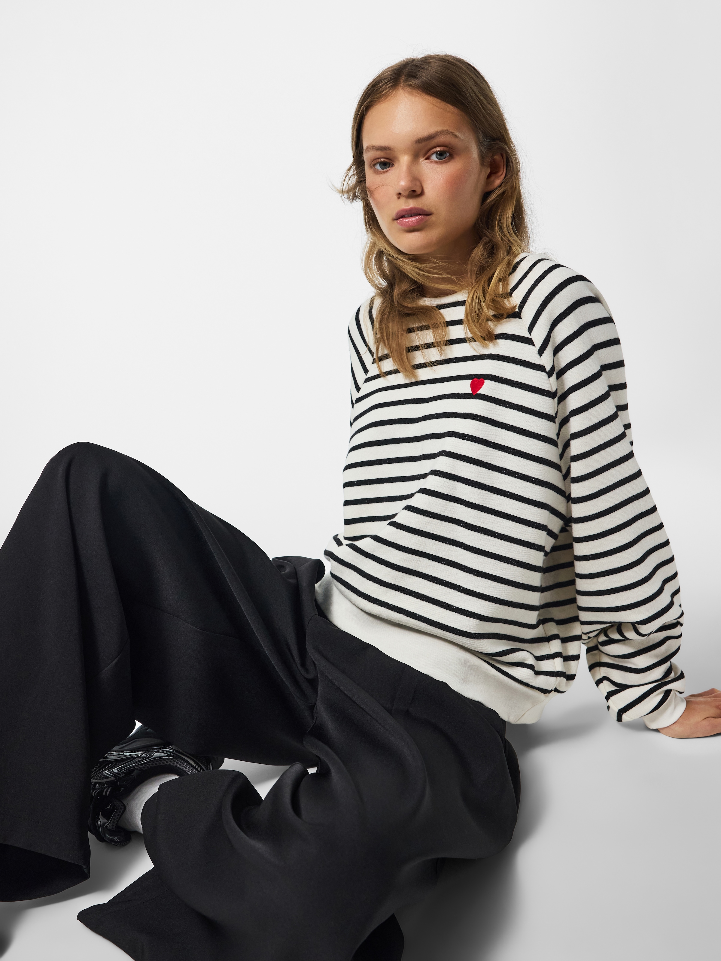 pieces Sweat-shirt »PCGRETA LS EMB UB SWEAT FC«, mélange coton, coupe régulière
