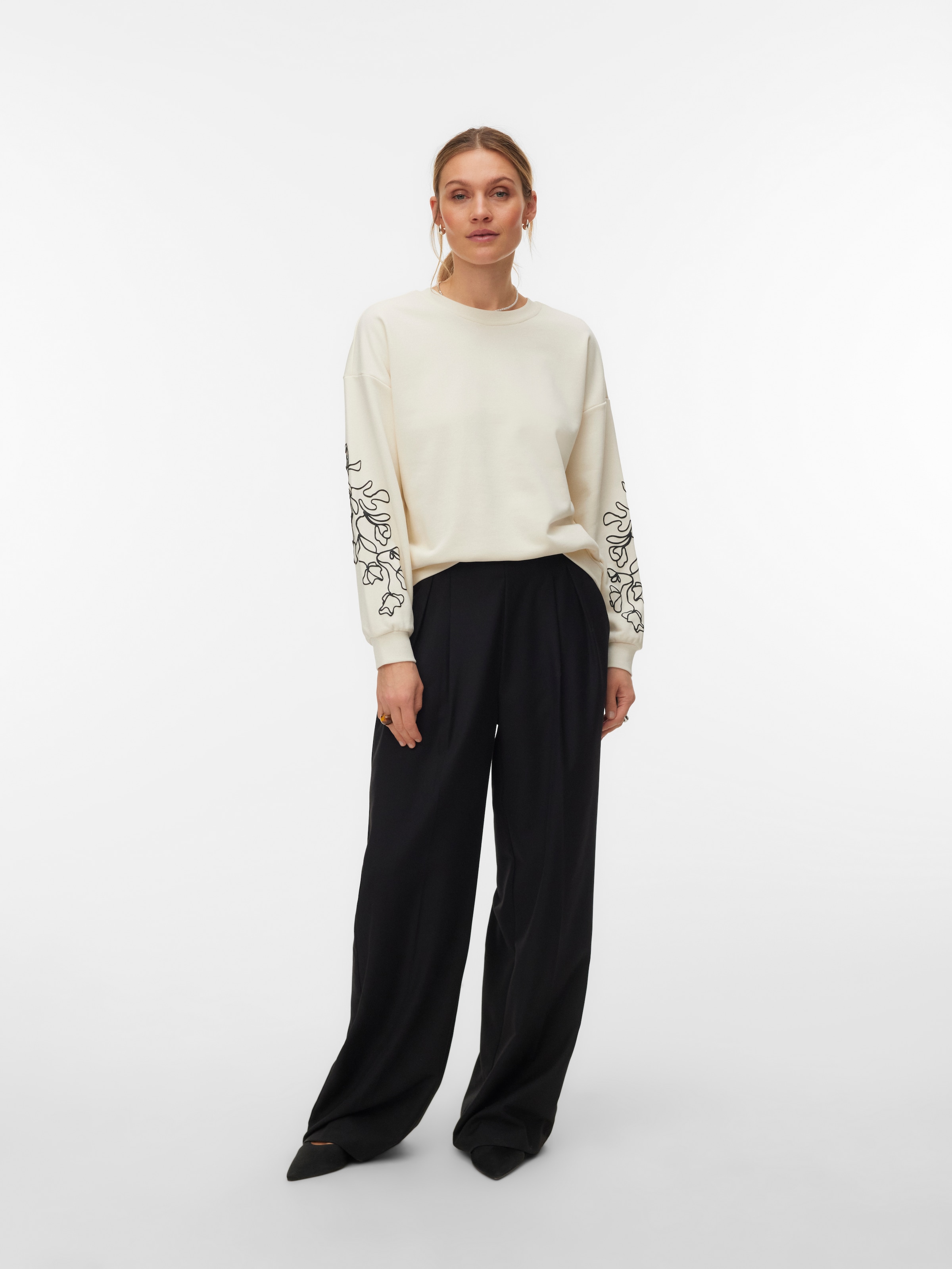 Vero Moda Sweat-shirt »VMLADA L/S O-NECK SWEATSHIRT JRS BTQ«, mélange coton, coupe régulière
