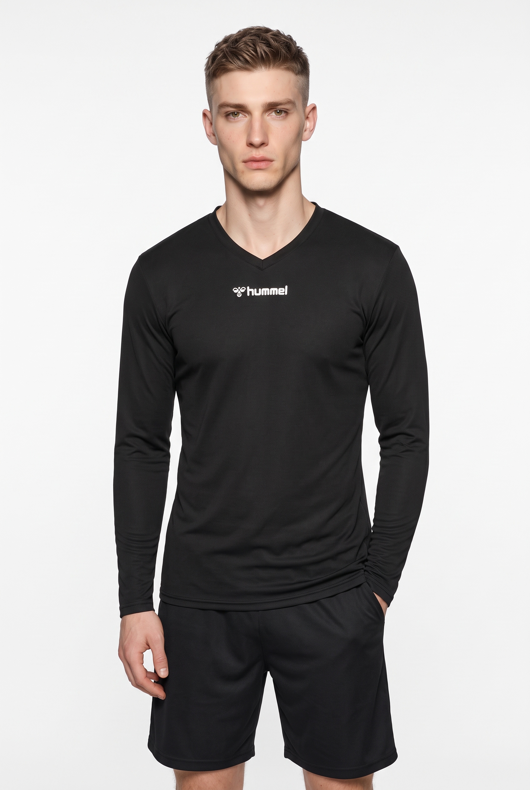 hummel Trainingsshirt »HMLBL ESSENTIAL TEE L/S« reguläre Passform, langärmlig, atmungsaktiv, schnell trocknend