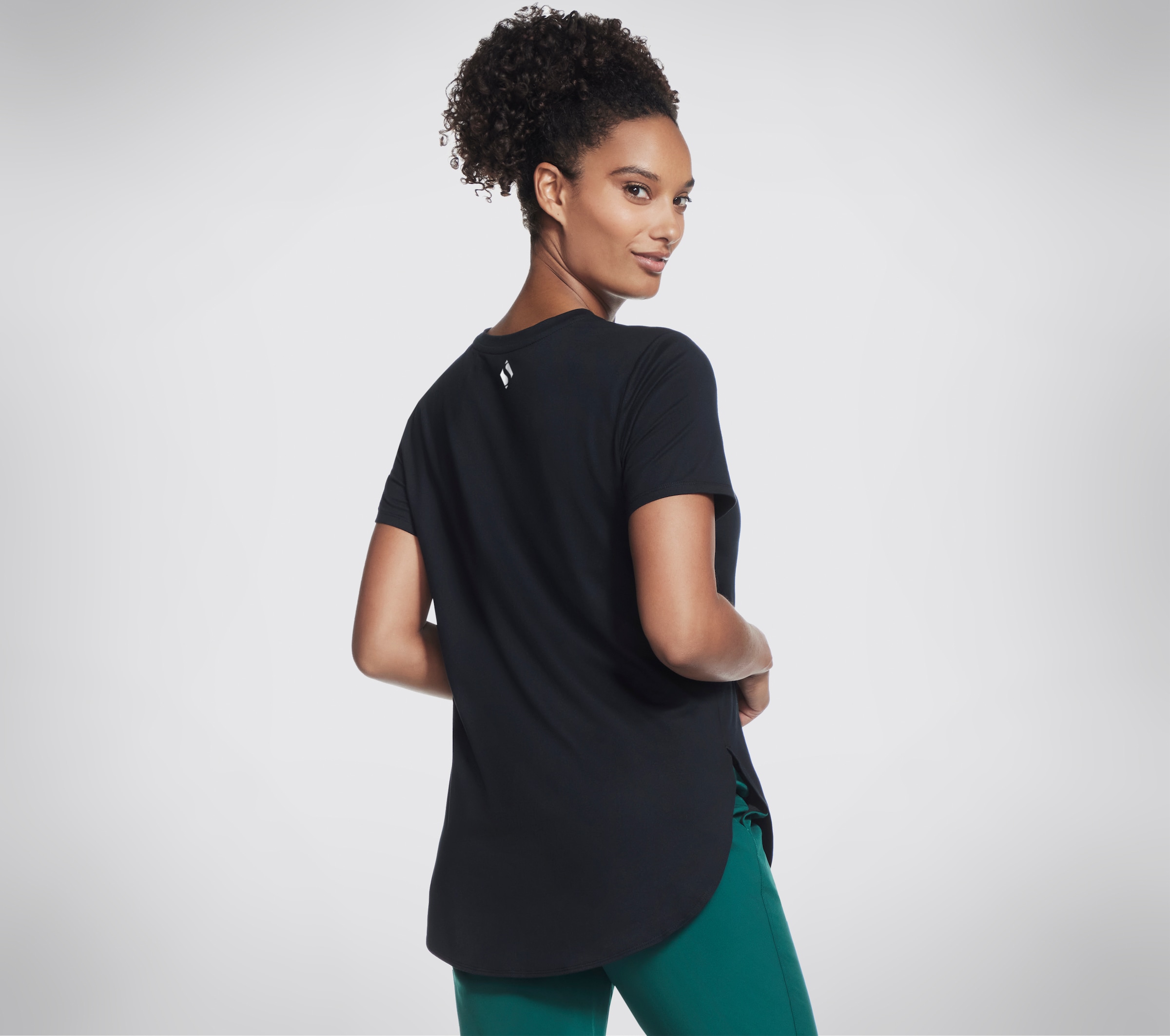 Skechers Funktionsshirt »GODRI SWIFT TUNIC TEE«, (1 tlg.)