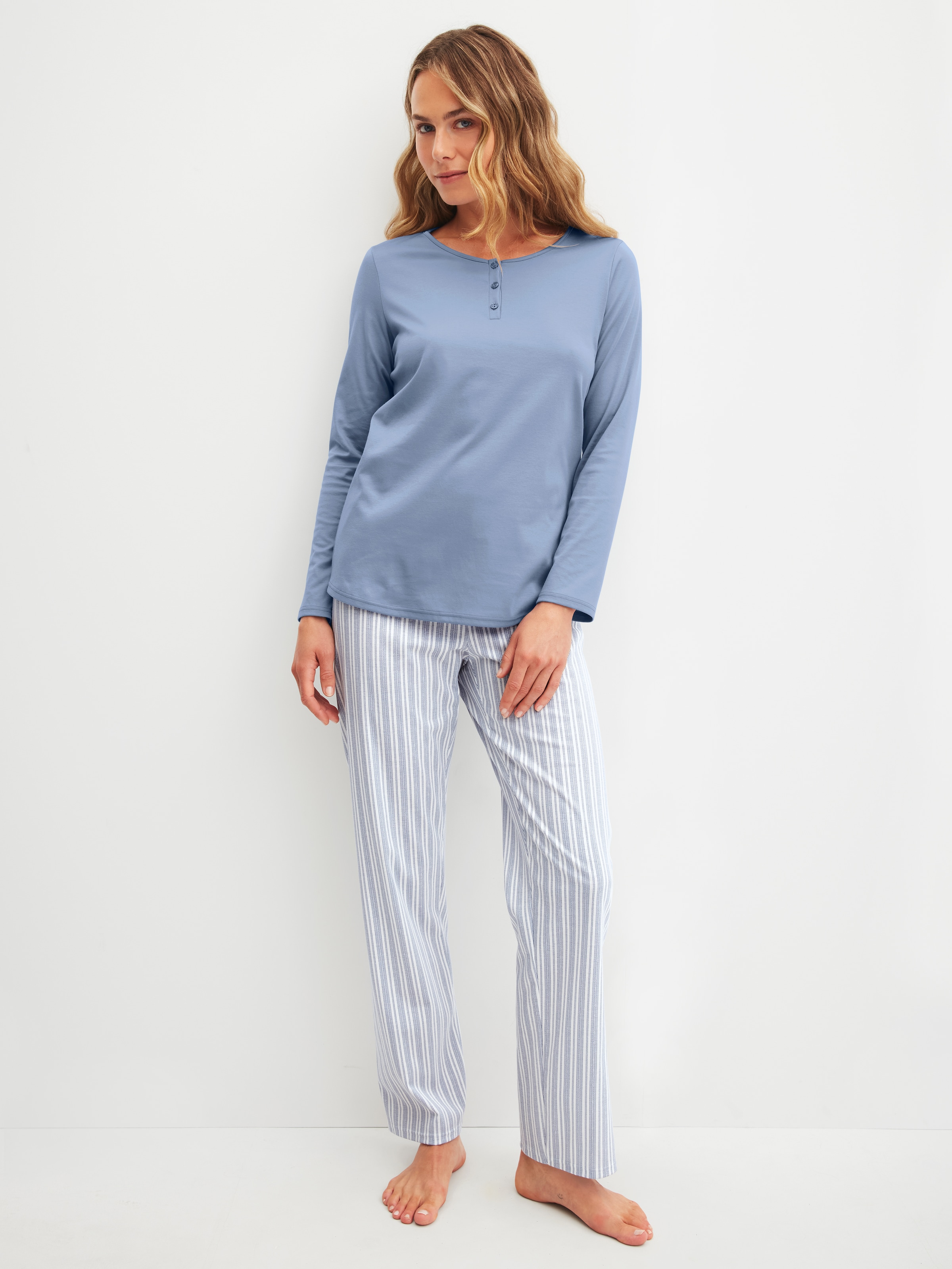 Image of CALIDA Schlafanzug "Striped Dreams" 2 tlg. aus weicher Interlock-Qualität, mit langen Ärmeln, Hose gestreift