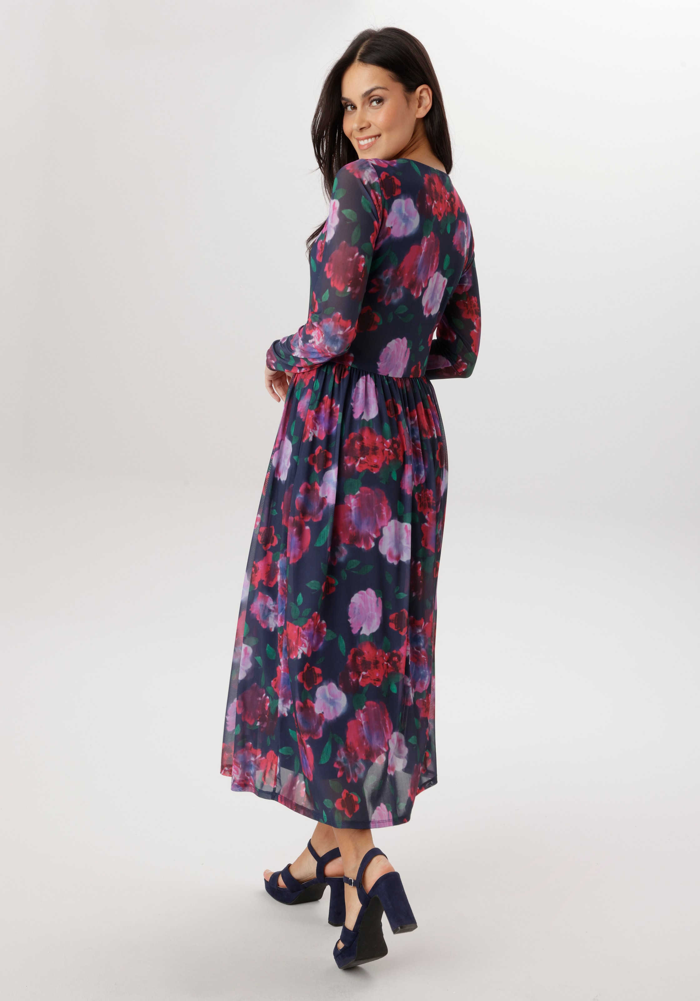 Aniston SELECTED Robe midi in Mesh-Qualität und floralem Batik-Musterung - NEUE KOLLEKTION