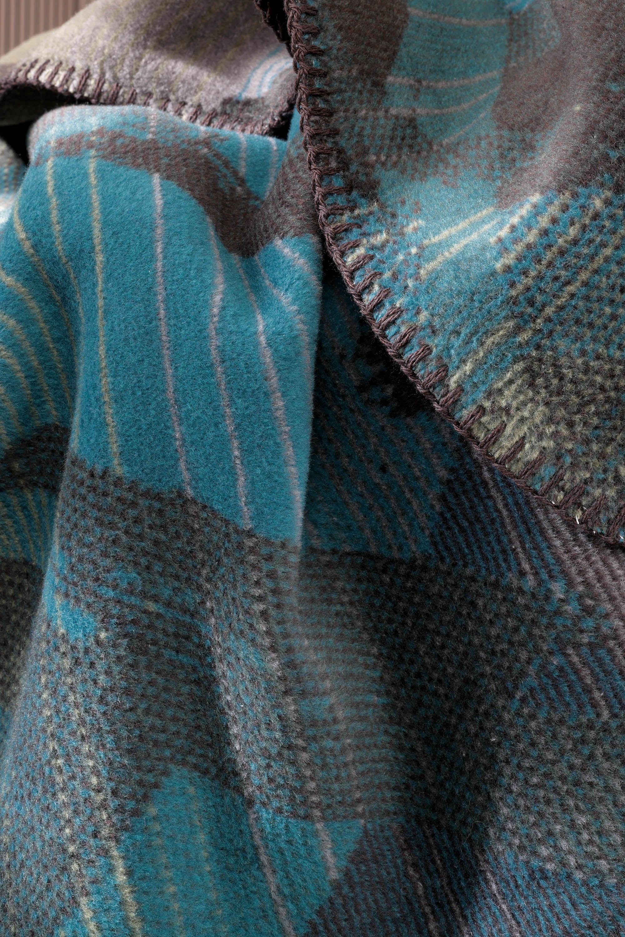 Biederlack Wohndecke »Mossy Glow mit geketteltem Zierstich« Made in Germany