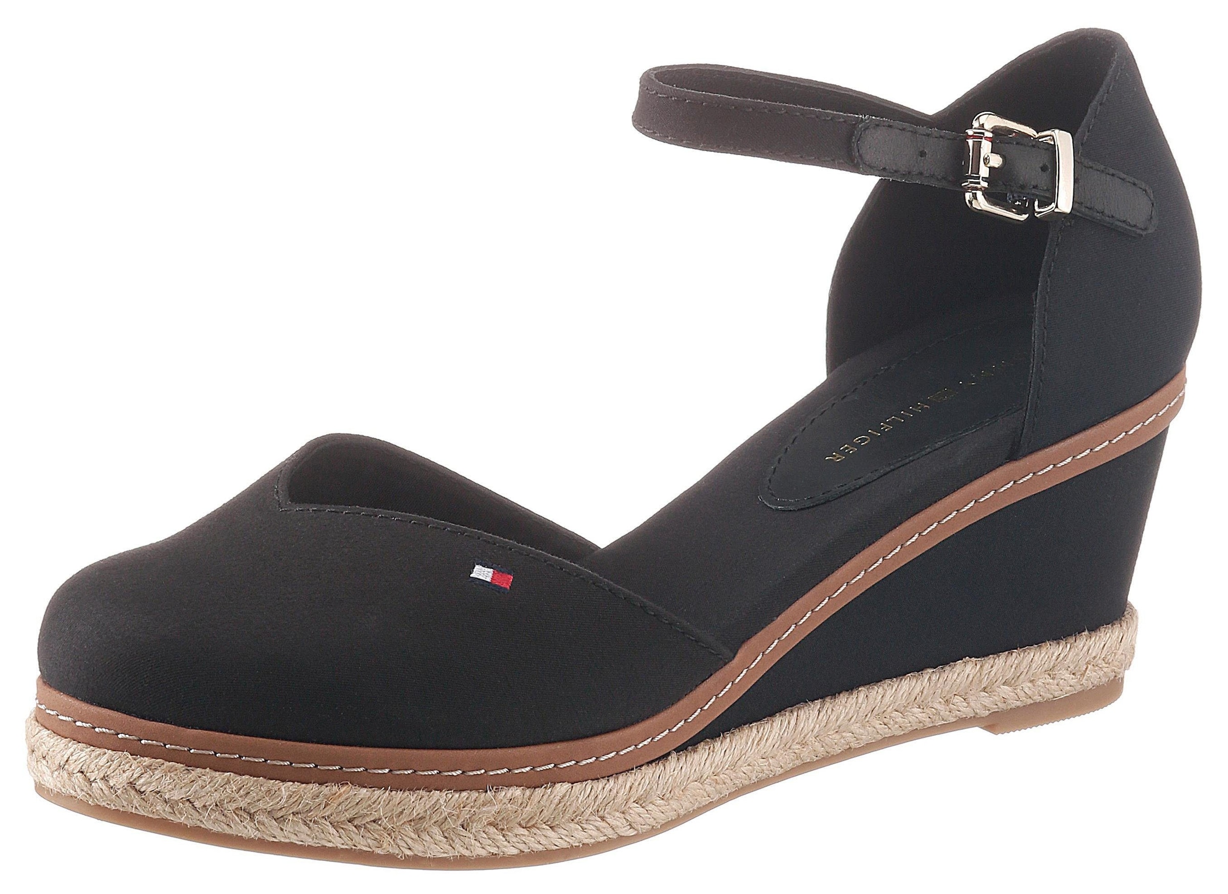 Tommy Hilfiger Spangenpumps »BASIC CLOSED TOE MID WEDGE«, Riemchensandale, Keilabsatz, Sommerschuh, mit verstellbarer Schnalle