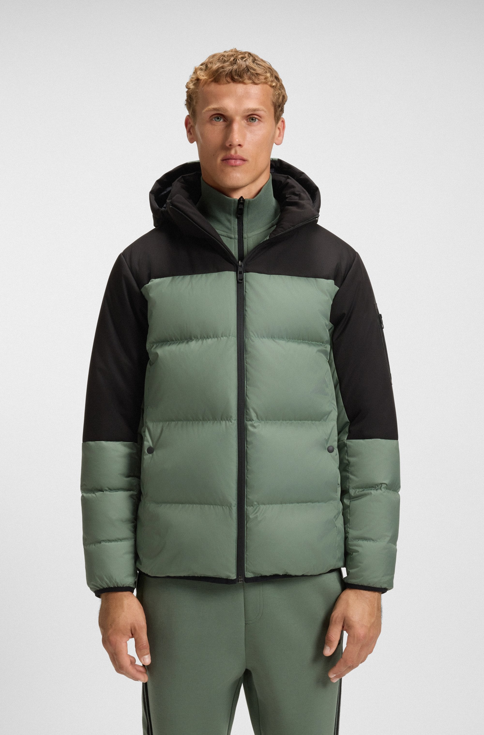 Image of BOSS GREEN Daunenjacke mit Kapuze abnehmbare Kapuze, Regular Fit, warm wattiert