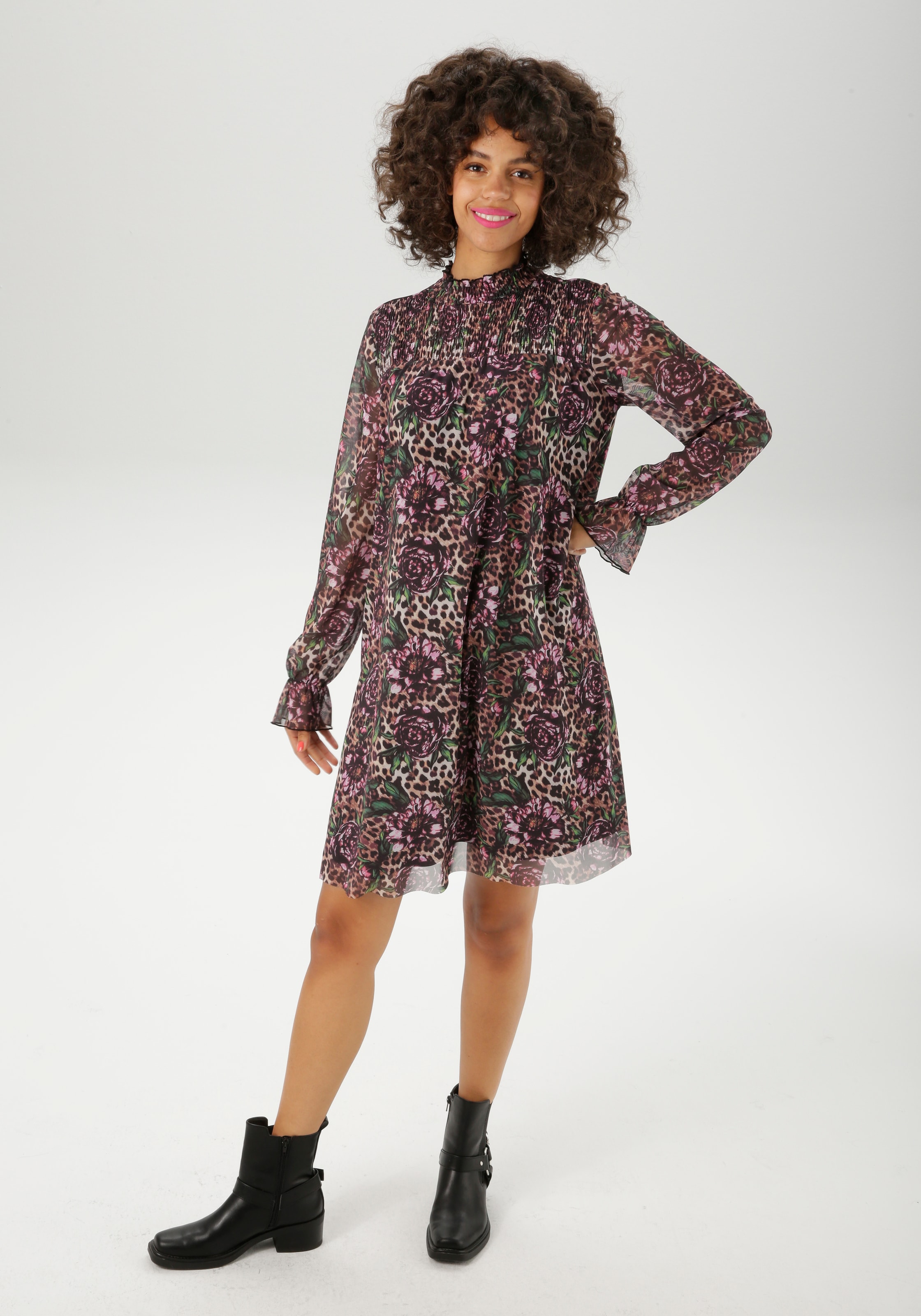 Image of Aniston CASUAL Blusenkleid mit fantasievollem Leo- und Blumenmuster bedruckt