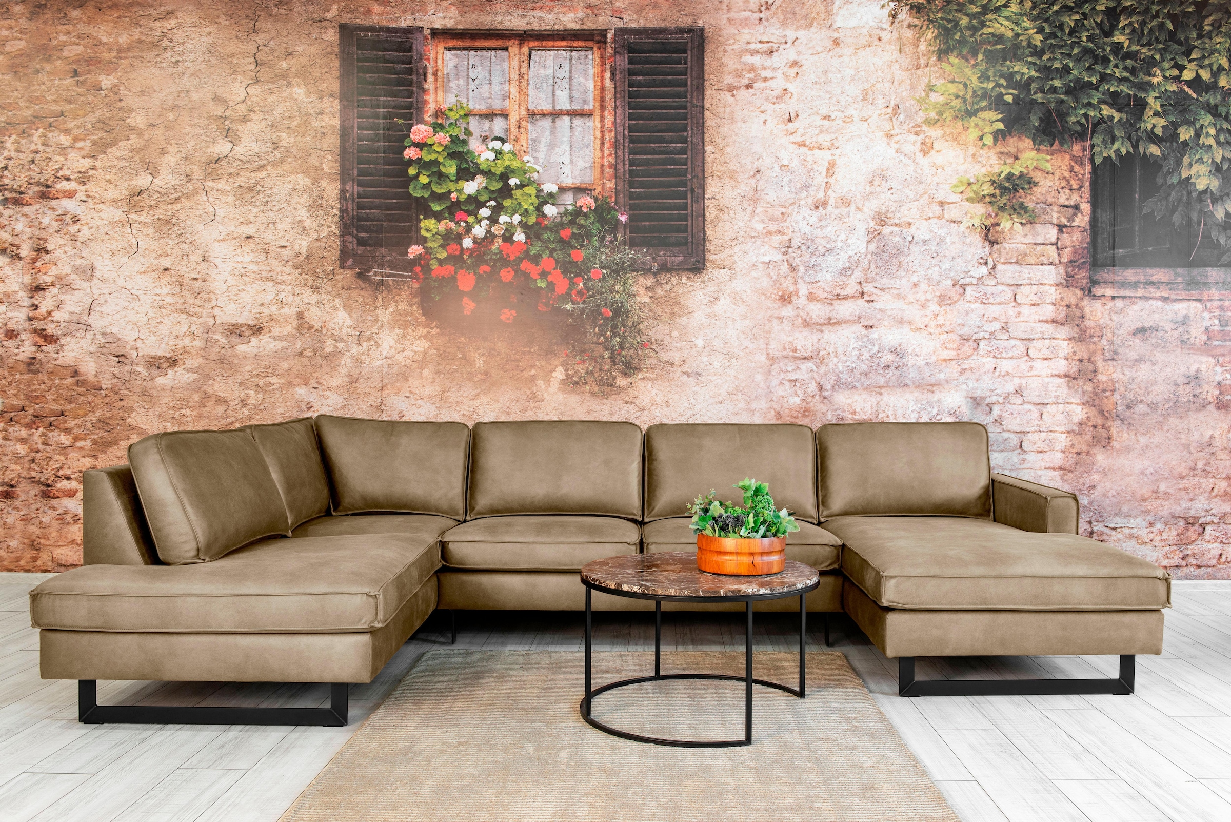 Places of Style Wohnlandschaft »Pinto, 350 cm, U-Form, XXL, mit Ottomanen«, Cord, Chenille, Lederoptik, mit Keder, Metallfüsse, Wellenunterfederung