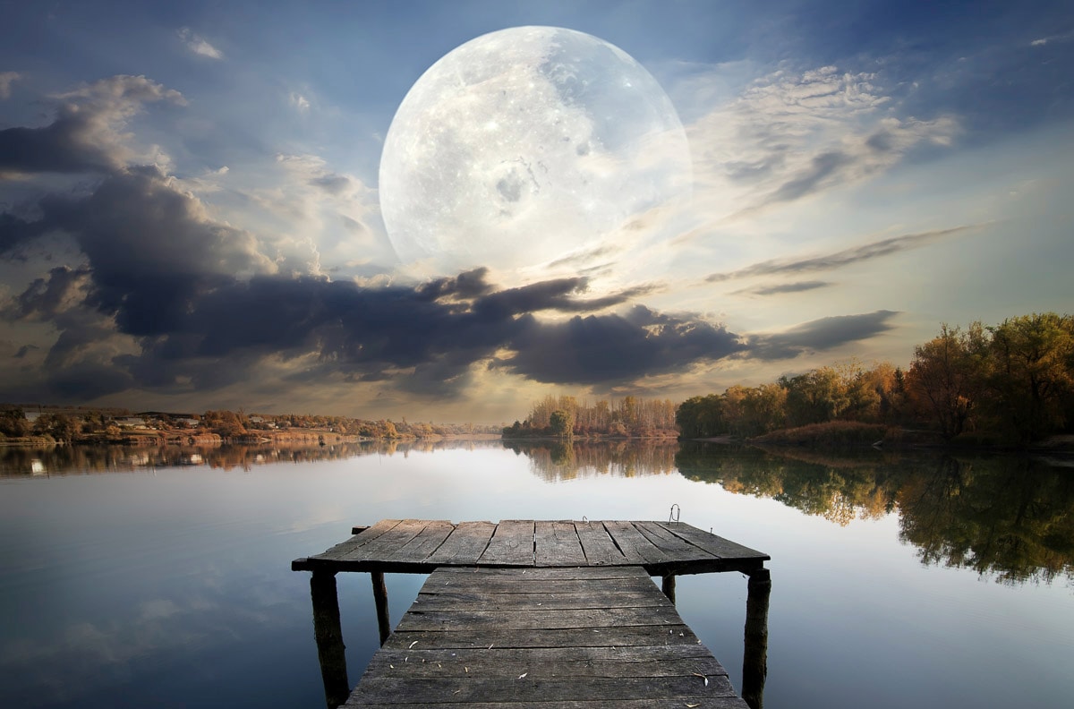 Image of Papermoon Fototapete "Steg im Wasser mit Mond"
