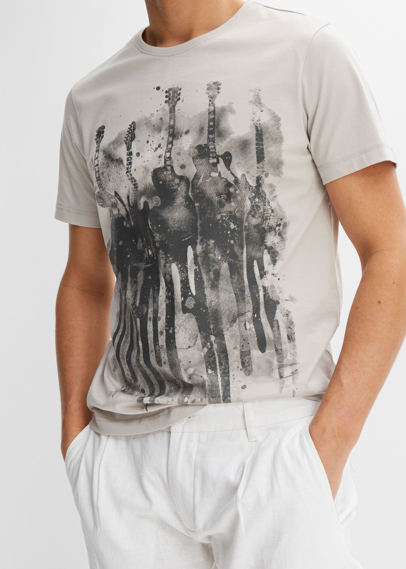 Image of bonprix T-Shirt Regular Fit, Kurzarm, mit Frontprint, aus Baumwolle