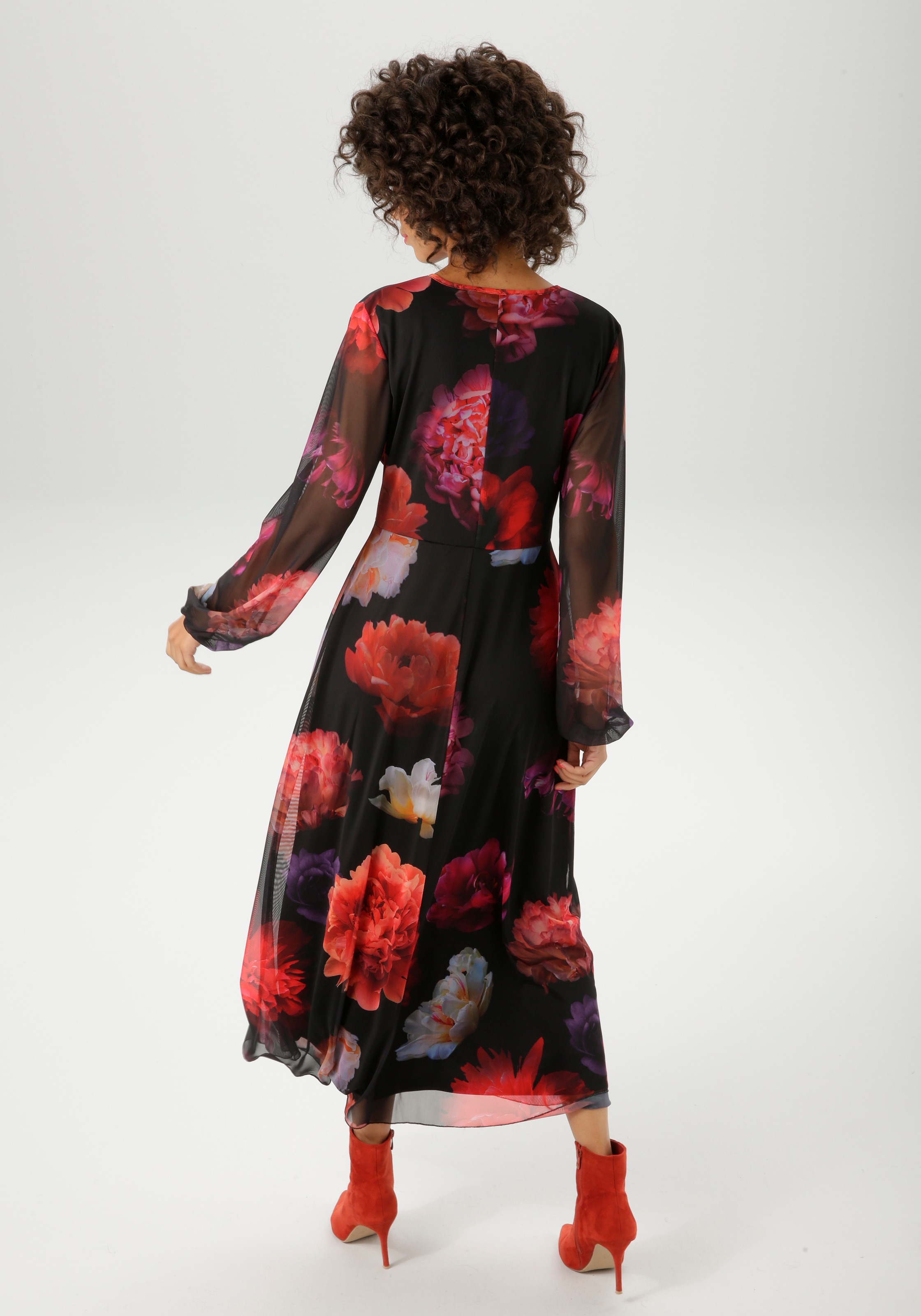 Aniston CASUAL Maxikleid, mit farbenfrohen, grossflächigen Blüten bedruckt - NEUE KOLLEKTION