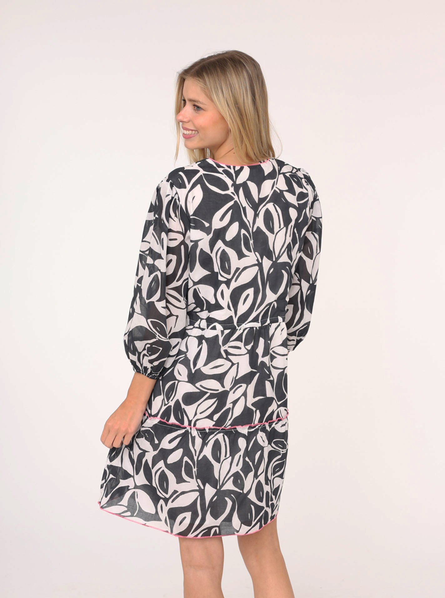 Zwillingsherz Sommerkleid »"Blätter Zweifarbig"«, mit Tasseln und kontrastfarbigen Details