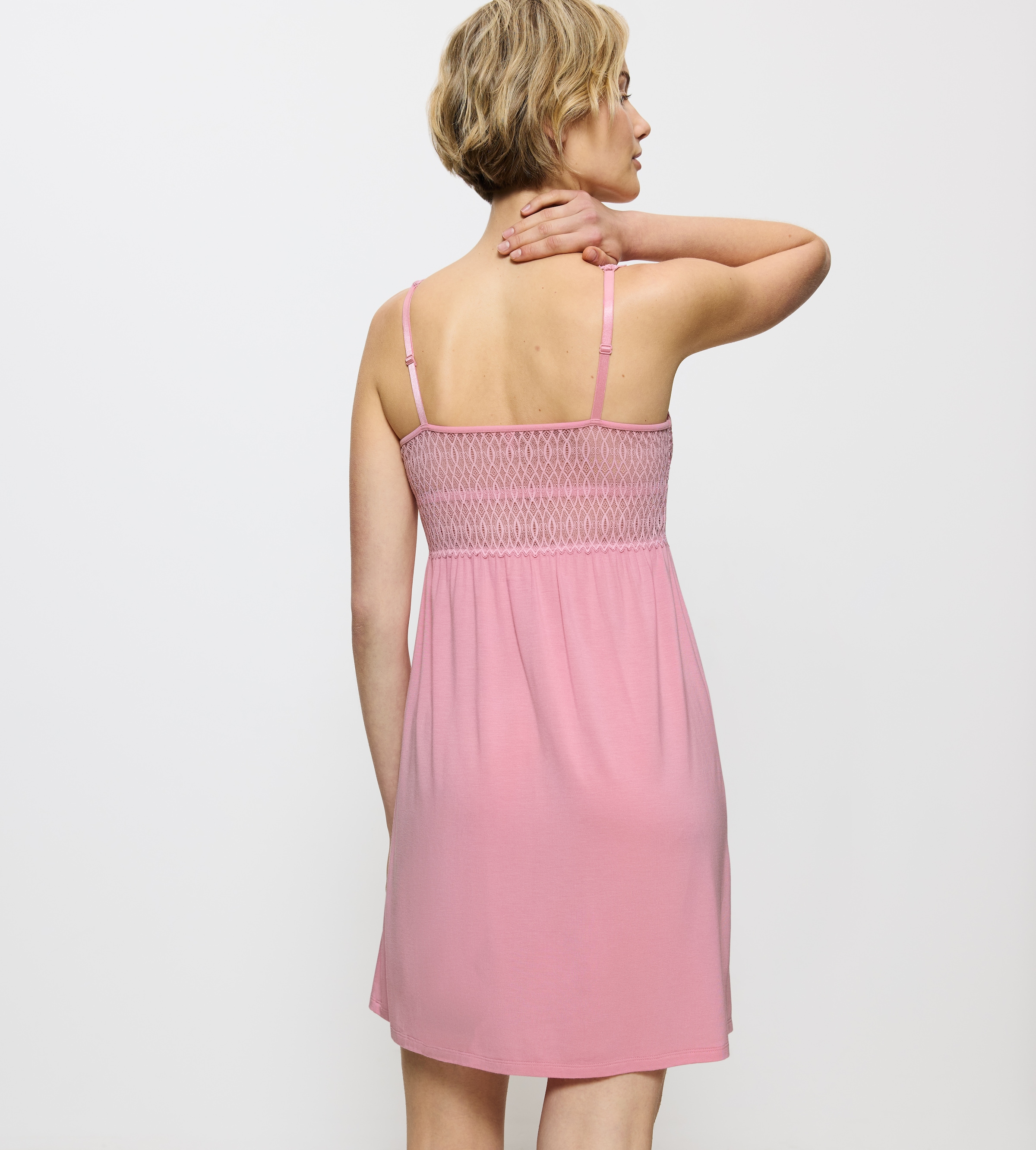 Triumph Chemise de nuit »Aura Spotlight NDK 03 X« Sans poches weich, atmungsaktiv, V-Ausschnitt, Spitzeneinsätze