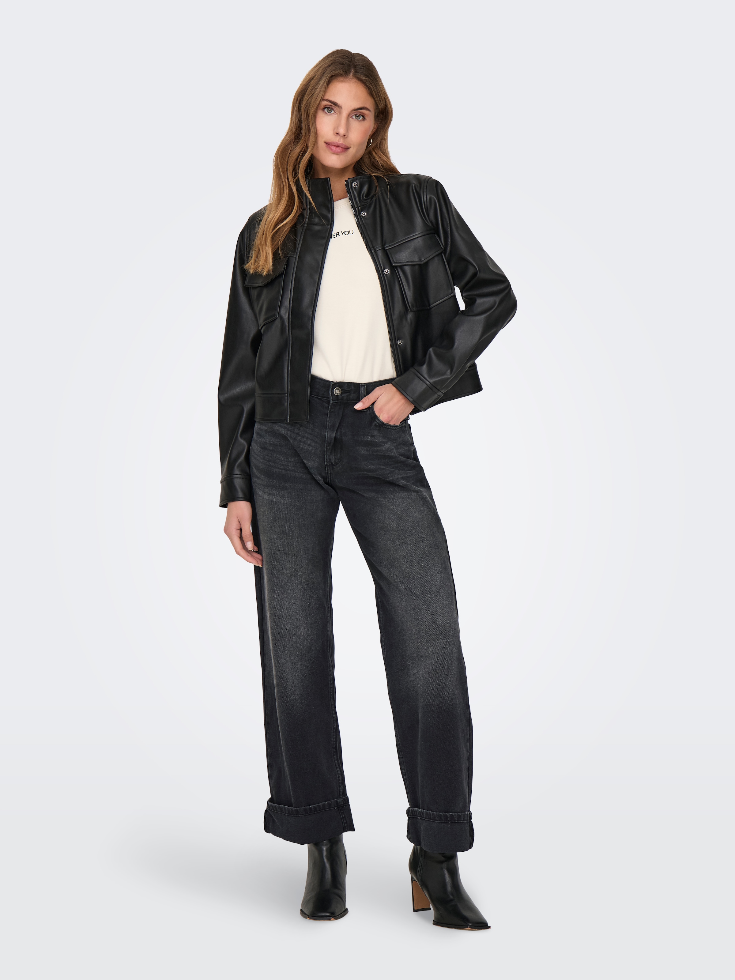 Image of ONLY Weite Jeans "ONLELLA MW WIDE FOLD UP TAI523 DNM" mittlere Taille, weite Beinform, washed black