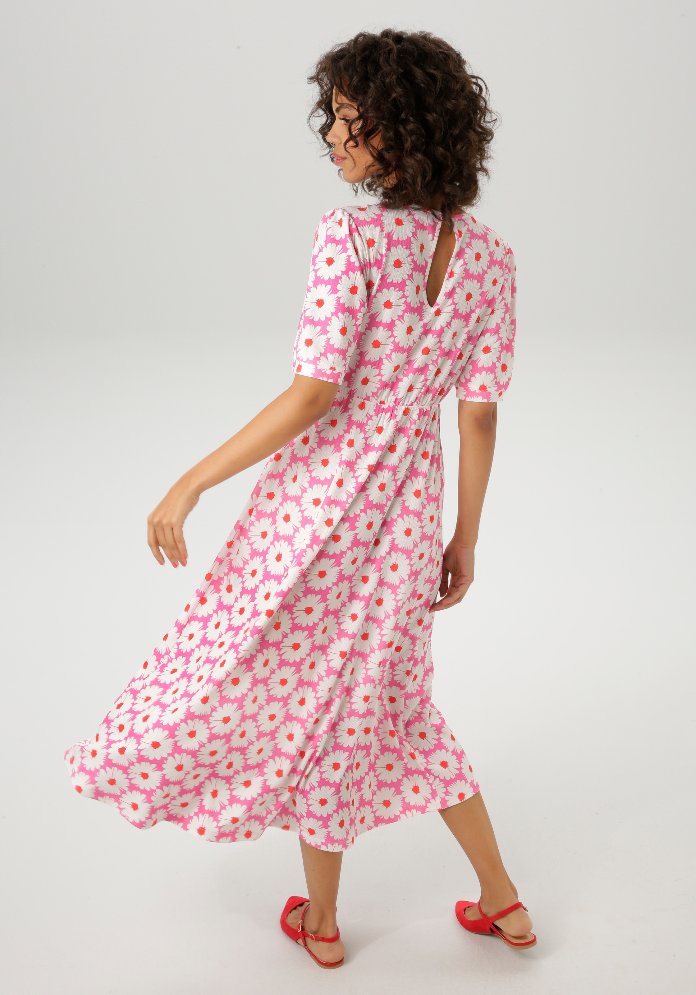 Aniston CASUAL Sommerkleid, allover mit Blüten bedruckt