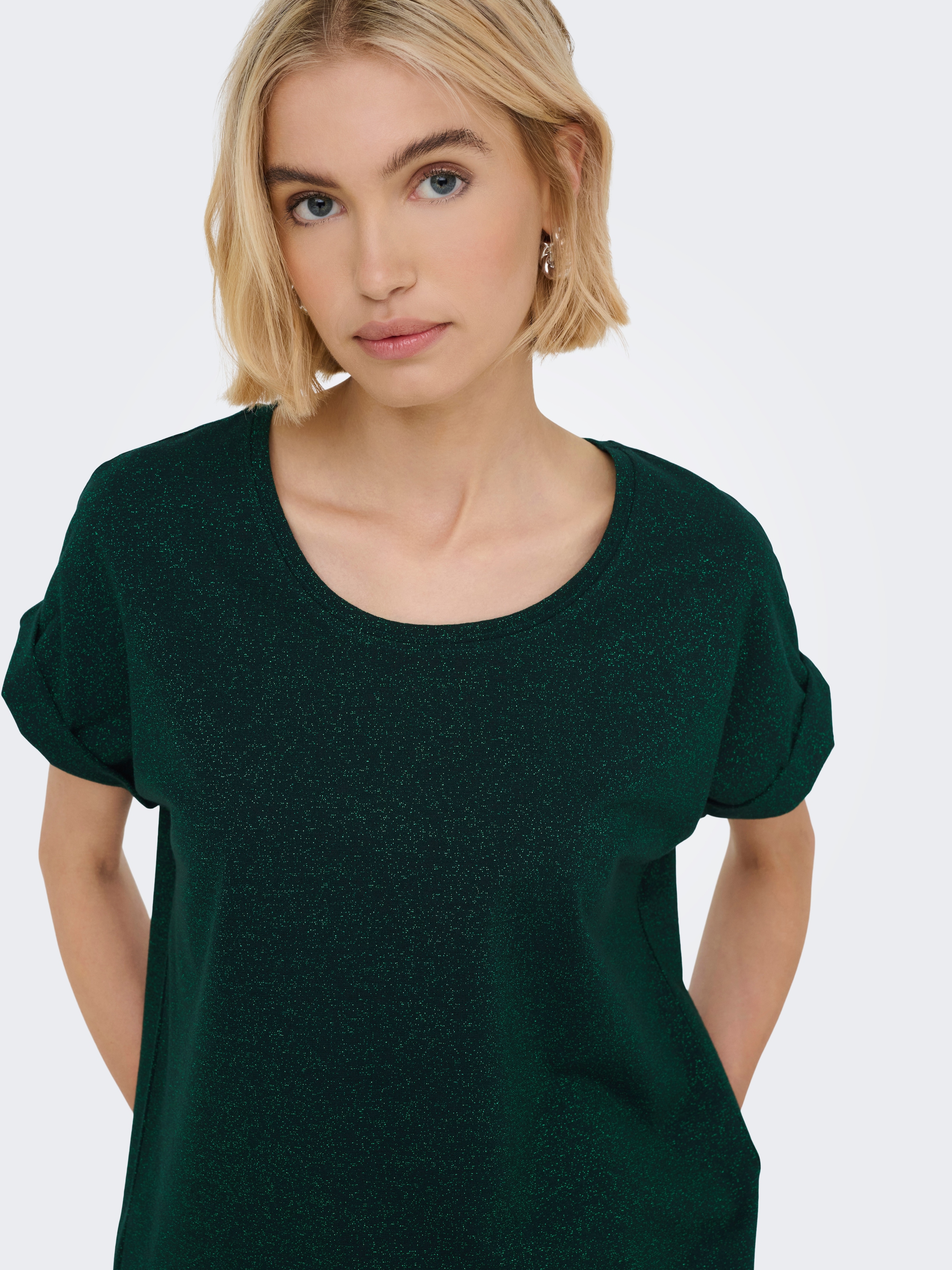 ONLY Kurzarmshirt »ONLMOSTER GLITTER S/S TOP NOOS JRS«, mit Glitzerdetail