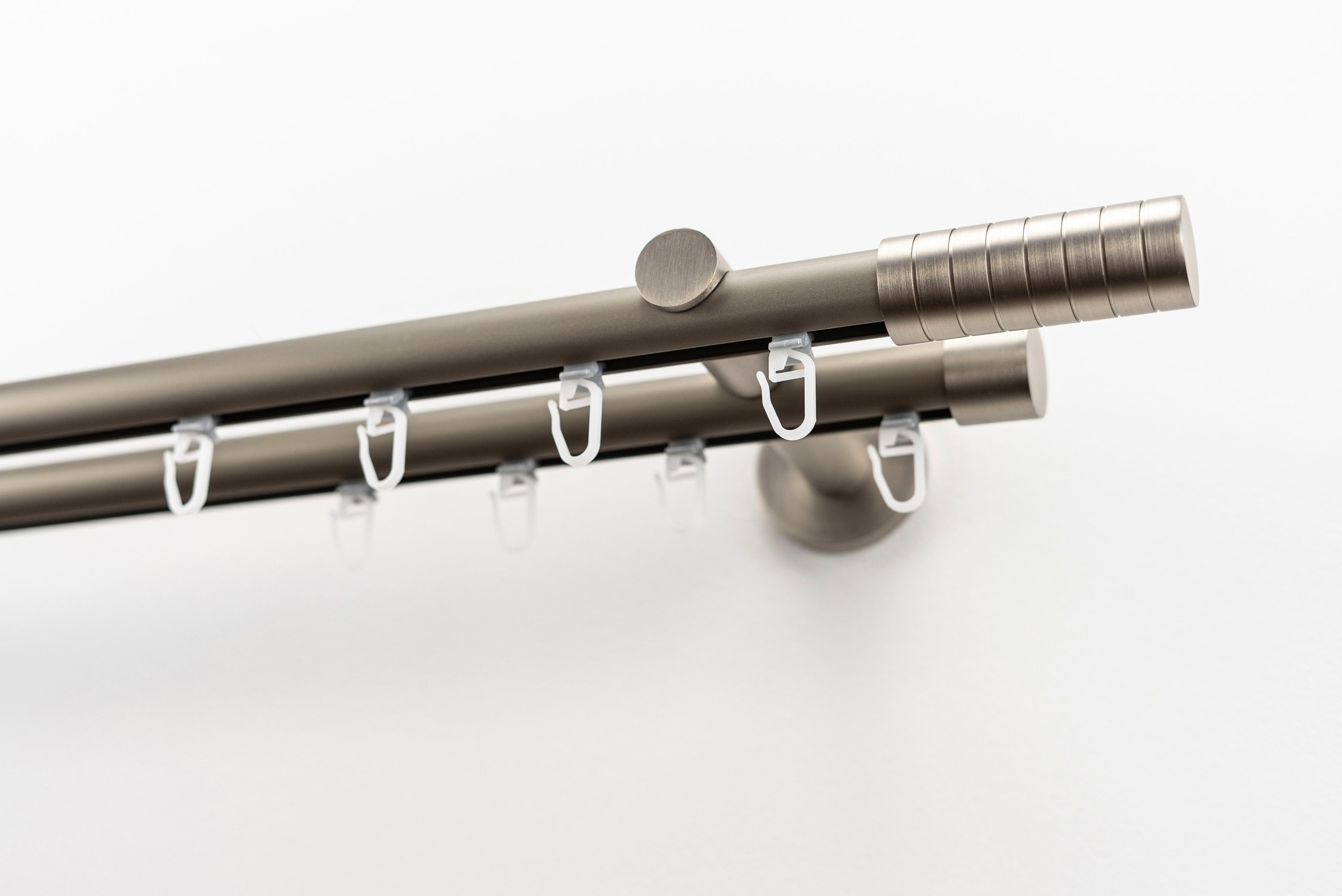 Image of GARESA Gardinenstange »EASY«, 2 läufig-läufig, Wunschmasslänge, Vorhanggarnitur, einfache Montage, mit Profilverbinder verlängerbar, Wandmontage, Knopf m. Streifen,Alu bei Ackermann Versand Schweiz