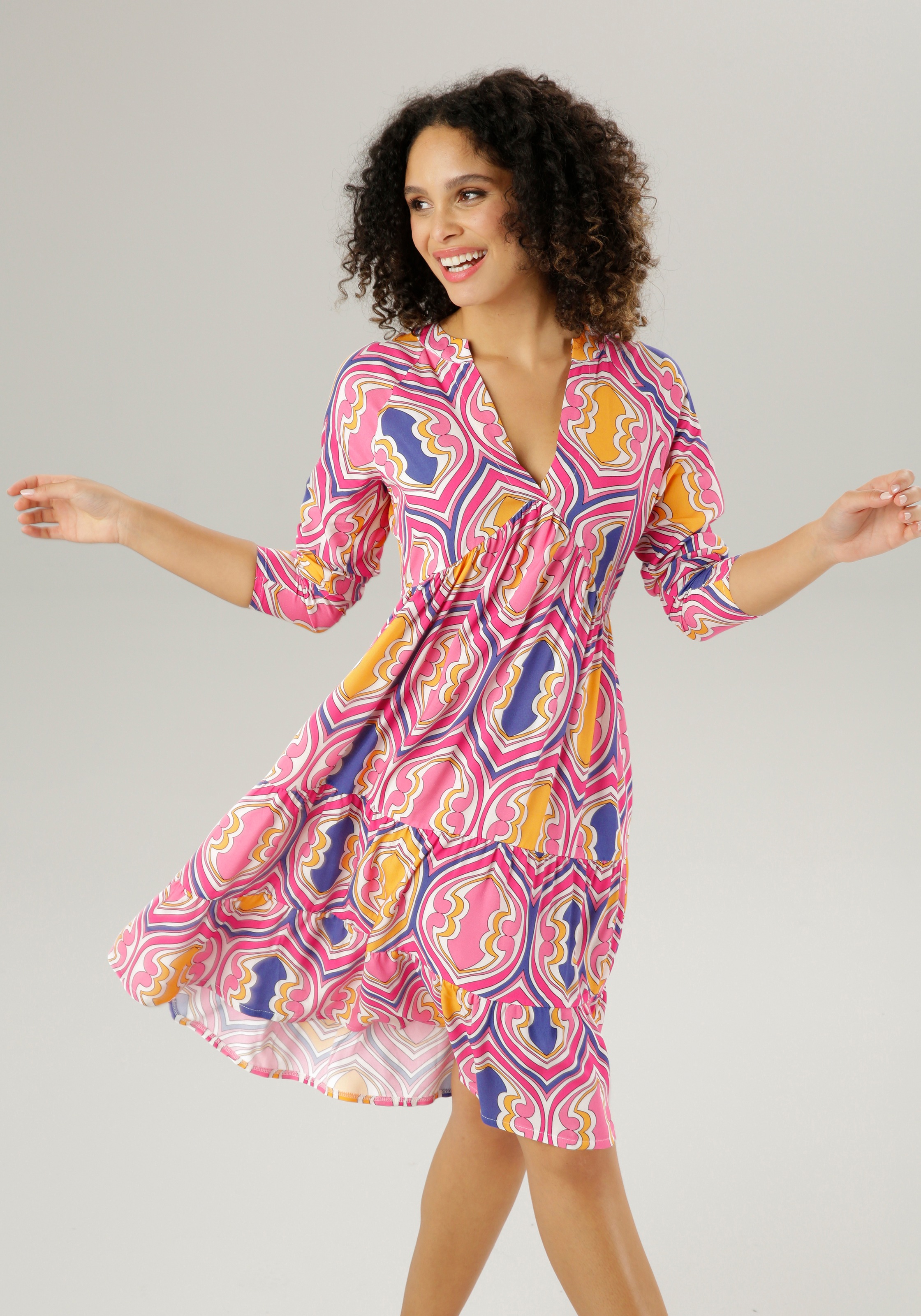 Aniston CASUAL Tunikakleid, mit extravaganten, graphischem Druck - NEUE KOLLEKTION kaufen