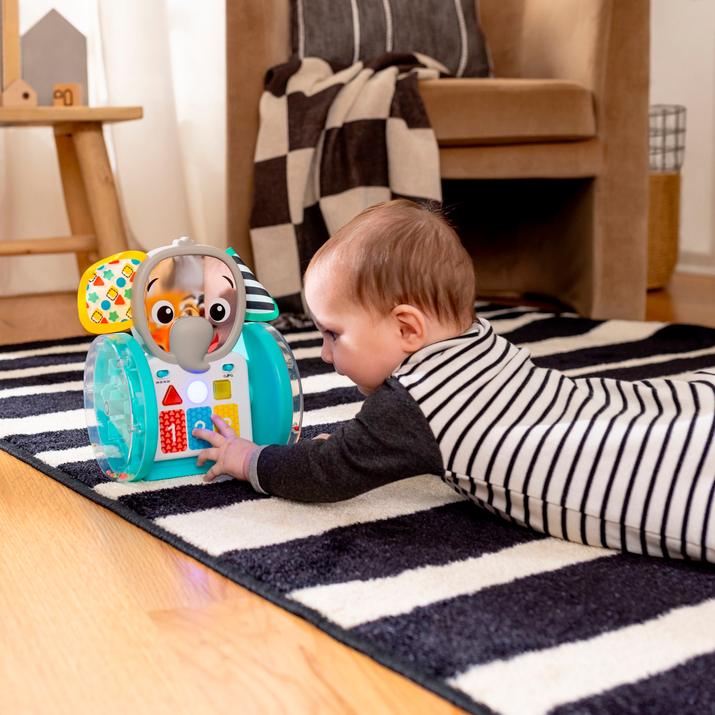 Baby Einstein Jouets éducatifs »Chase & Tap Earl  Interactive Crawling Toy«