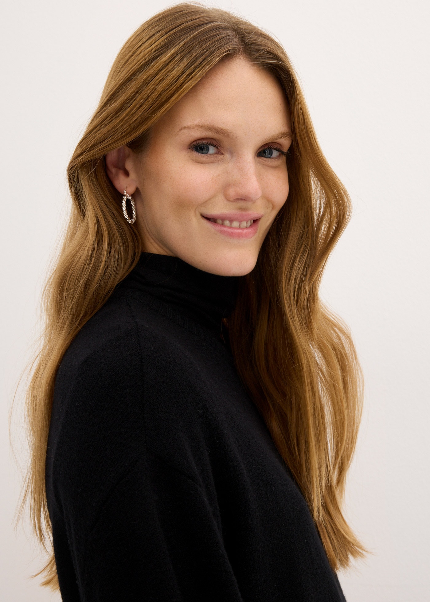 bonprix Strickpullover »Long-Feinstrickpullover mit Seitenschlitzen aus Viskose-Mix« mit Seitenschlitzen