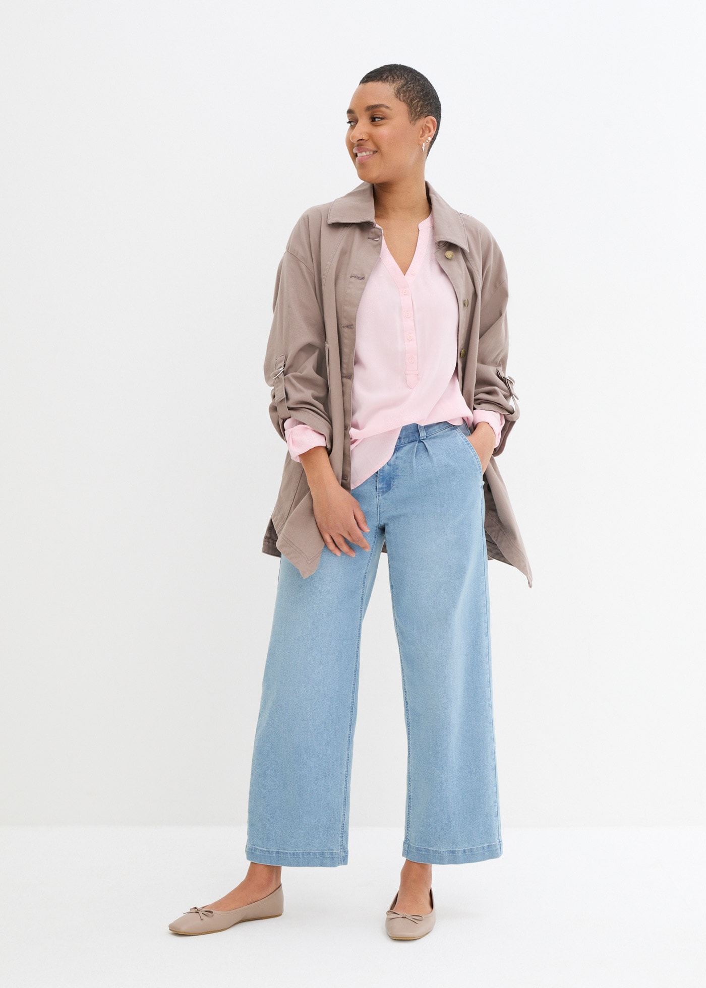 bonprix Tunika »Tunikabluse aus softer Viskose« Casual Stil, Regular Fit, mit Rundsaum, mit Knopfleiste