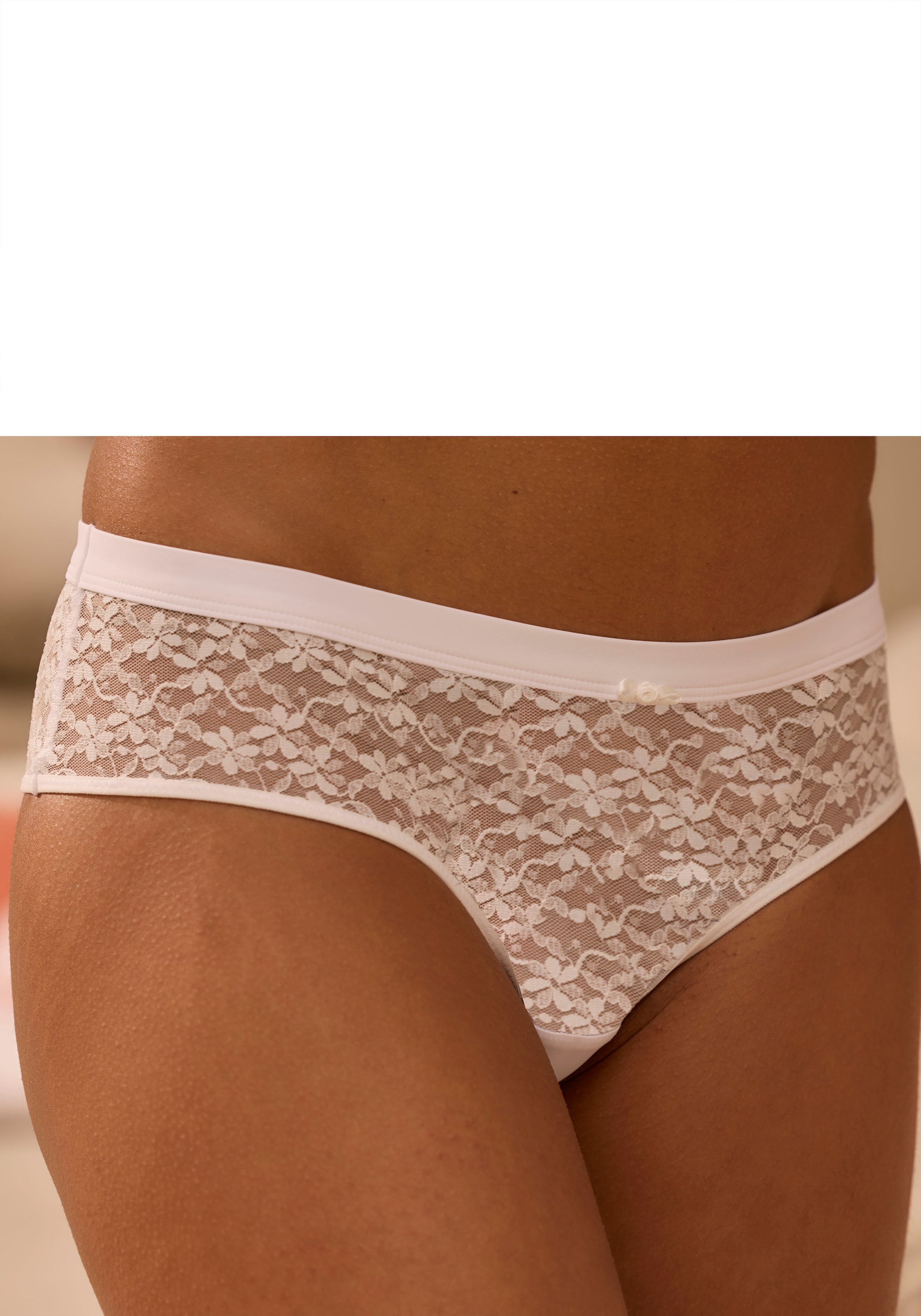 Image of Vivance Stringpanty "Julia" aus zarter Spitze in blumiger Optik mit hübschem Zierdetail, Dessous