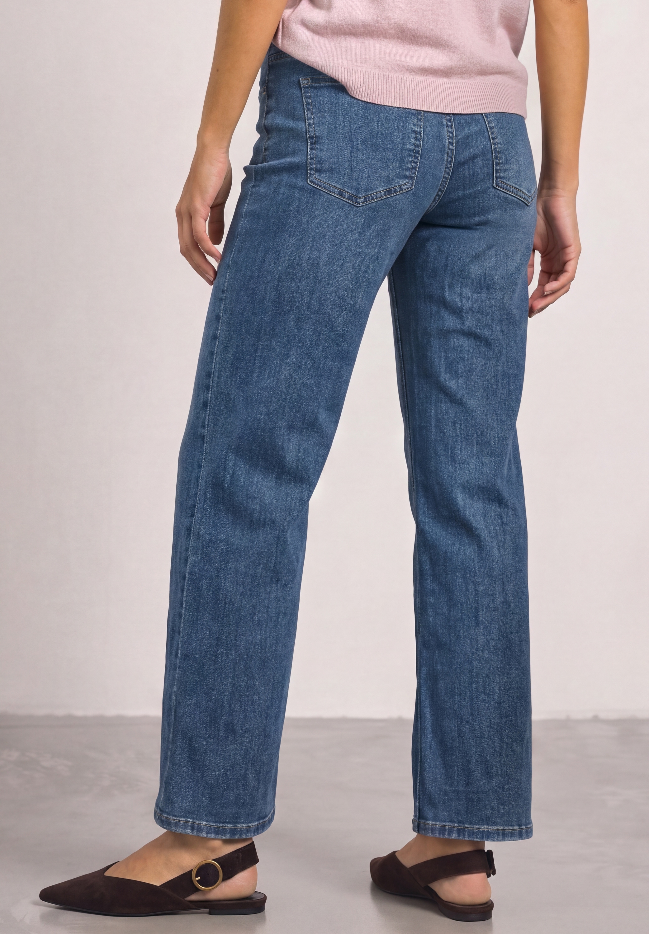 STREET ONE Straight-Jeans mit aufgesetzten Taschen und Stretch