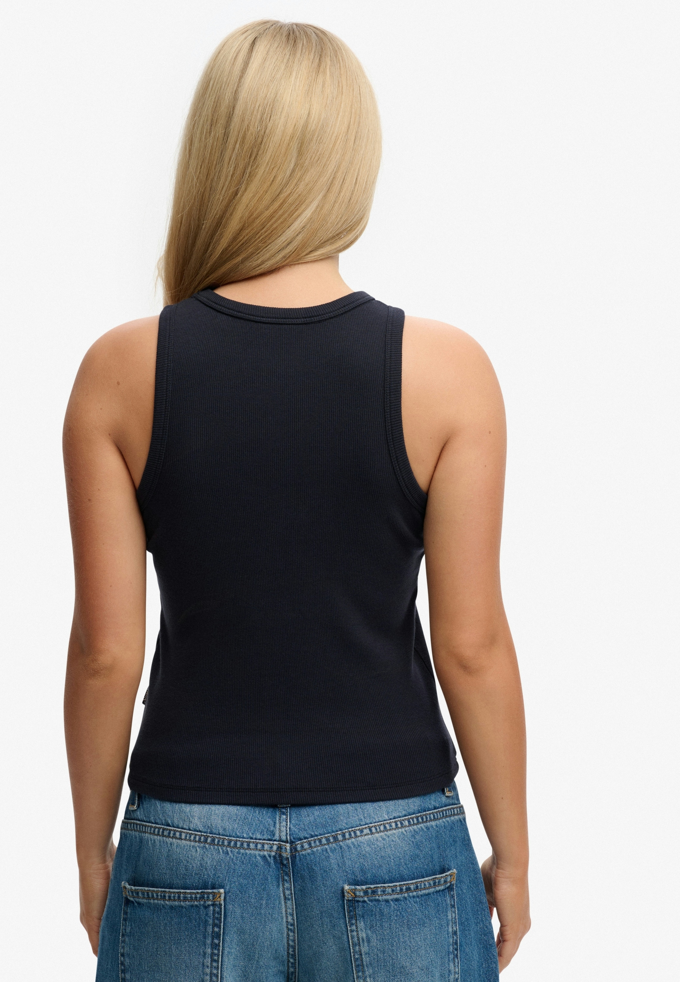 Superdry Tanktop »ESSENTIAL LOGO RACER VEST« aus Baumwolle, Regular Fit, mit Rundhalsausschnitt, ärmelloses Design