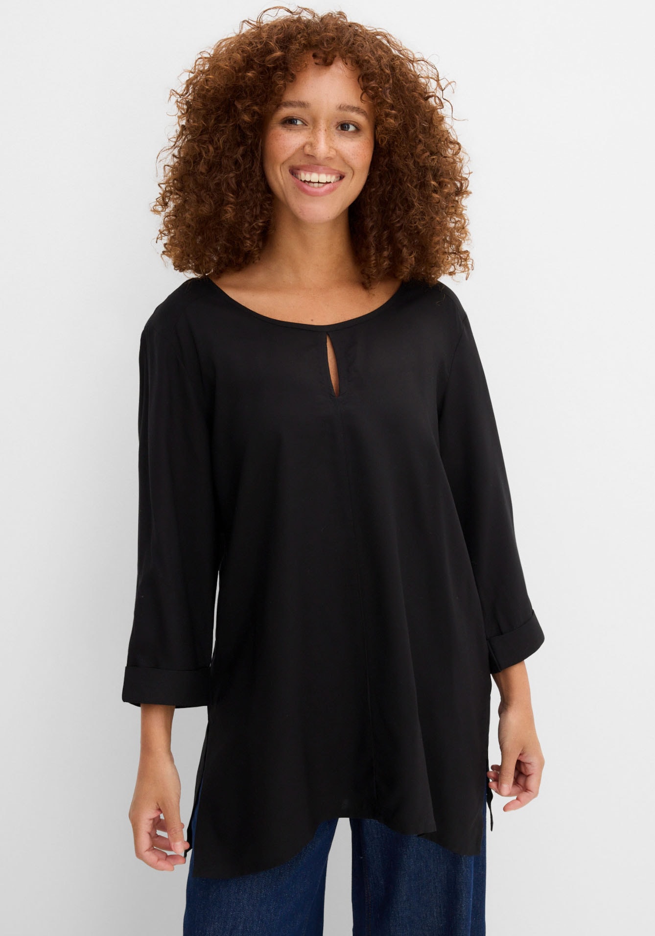 Image of bonprix Shirtbluse "Blusenshirt aus reiner Viskose" Oversize-Passform, mit Zipfelsaum, mit Ausschnittdetail, 3/4-Ärmel