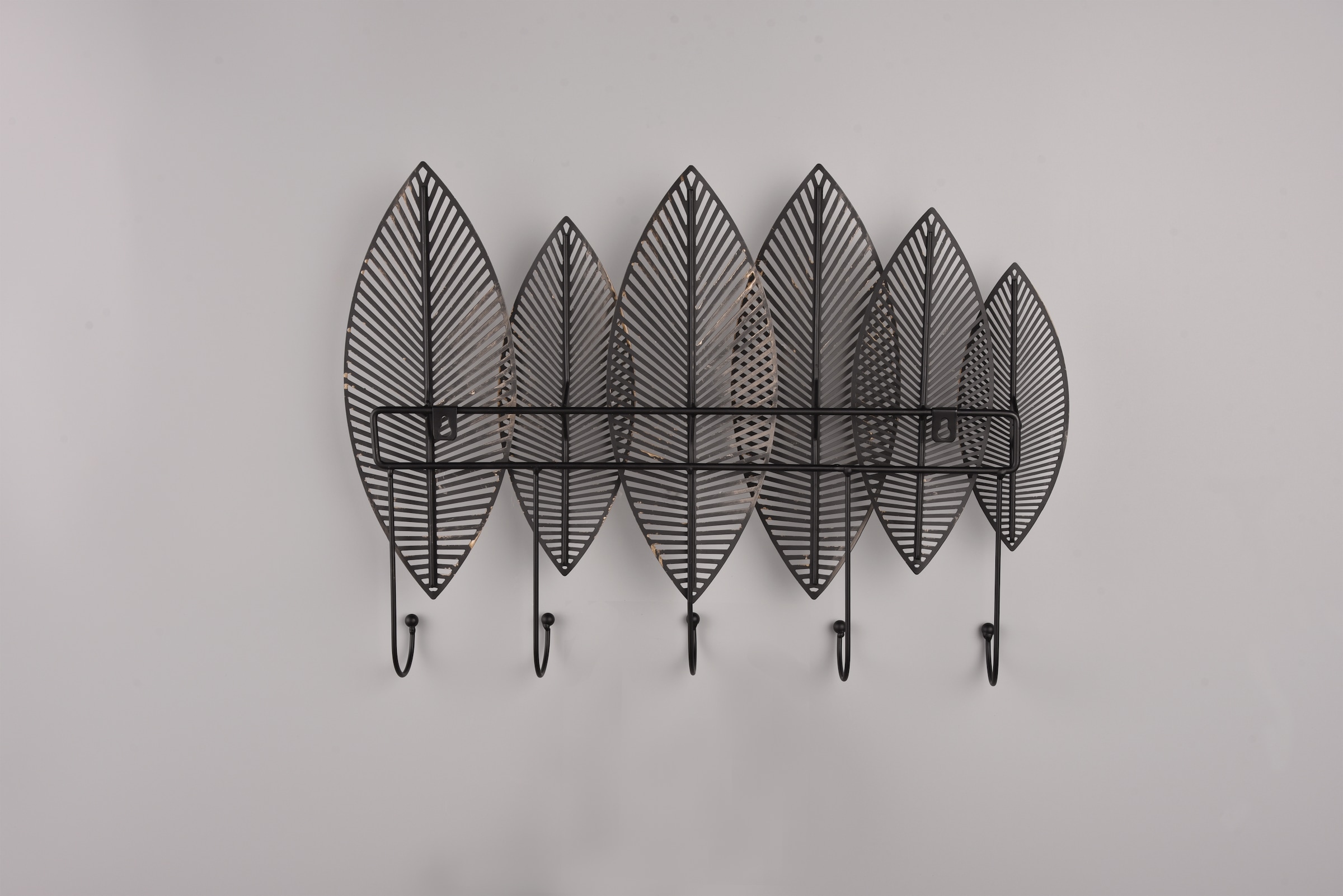 MIRRORS AND MORE Wandgarderobe »Alma« 1 Stk. tlg. Blatt-Design mit 5 Haken aus Metall