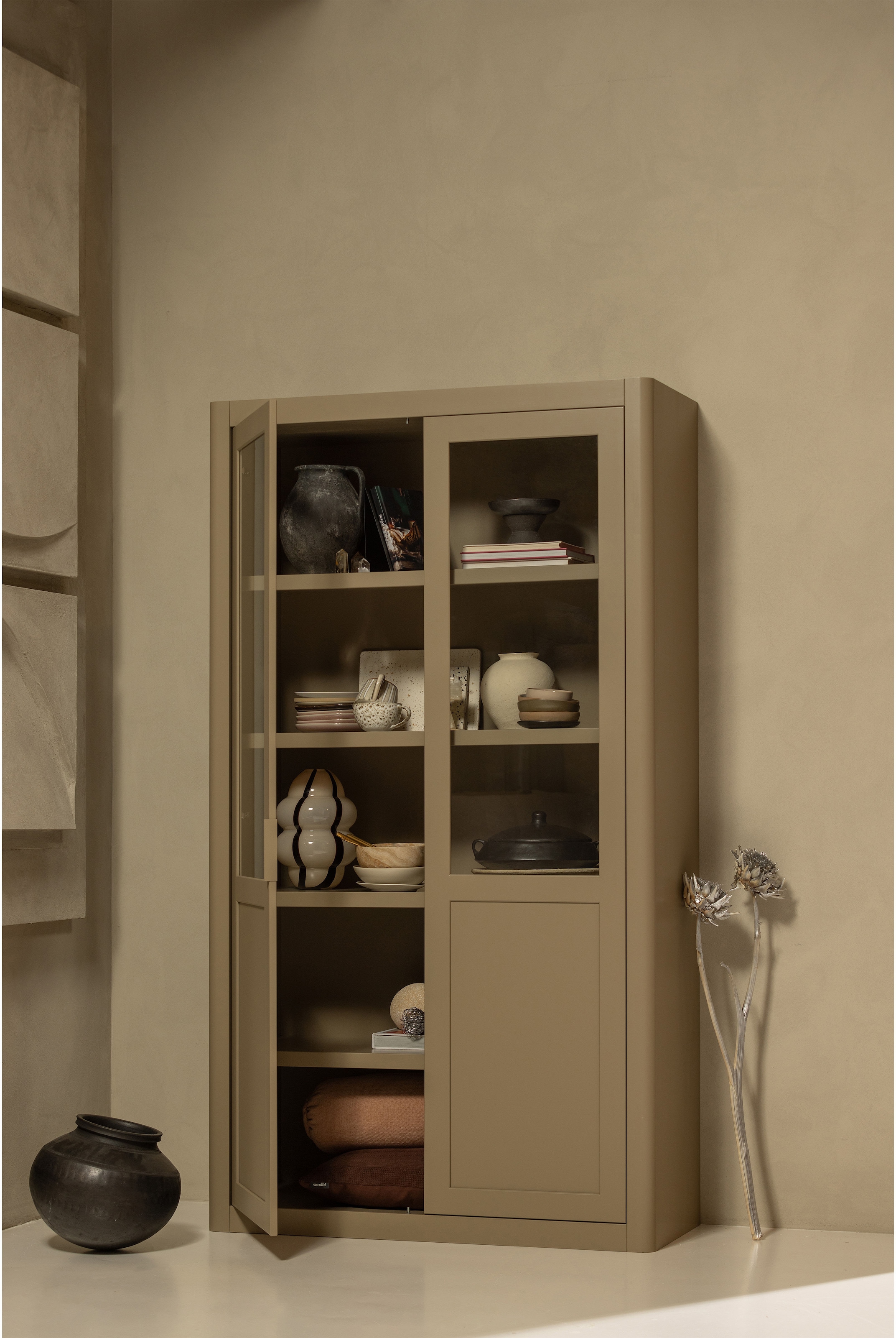 WOOOD Vitrine »Gunnar FSC®-Kiefernholz mit Glasstüren H 217 x B 120 x T 48 cm« Tragkraft 150 kg gesamt, wasserbasierter Schutzlack, Pfleigleicht