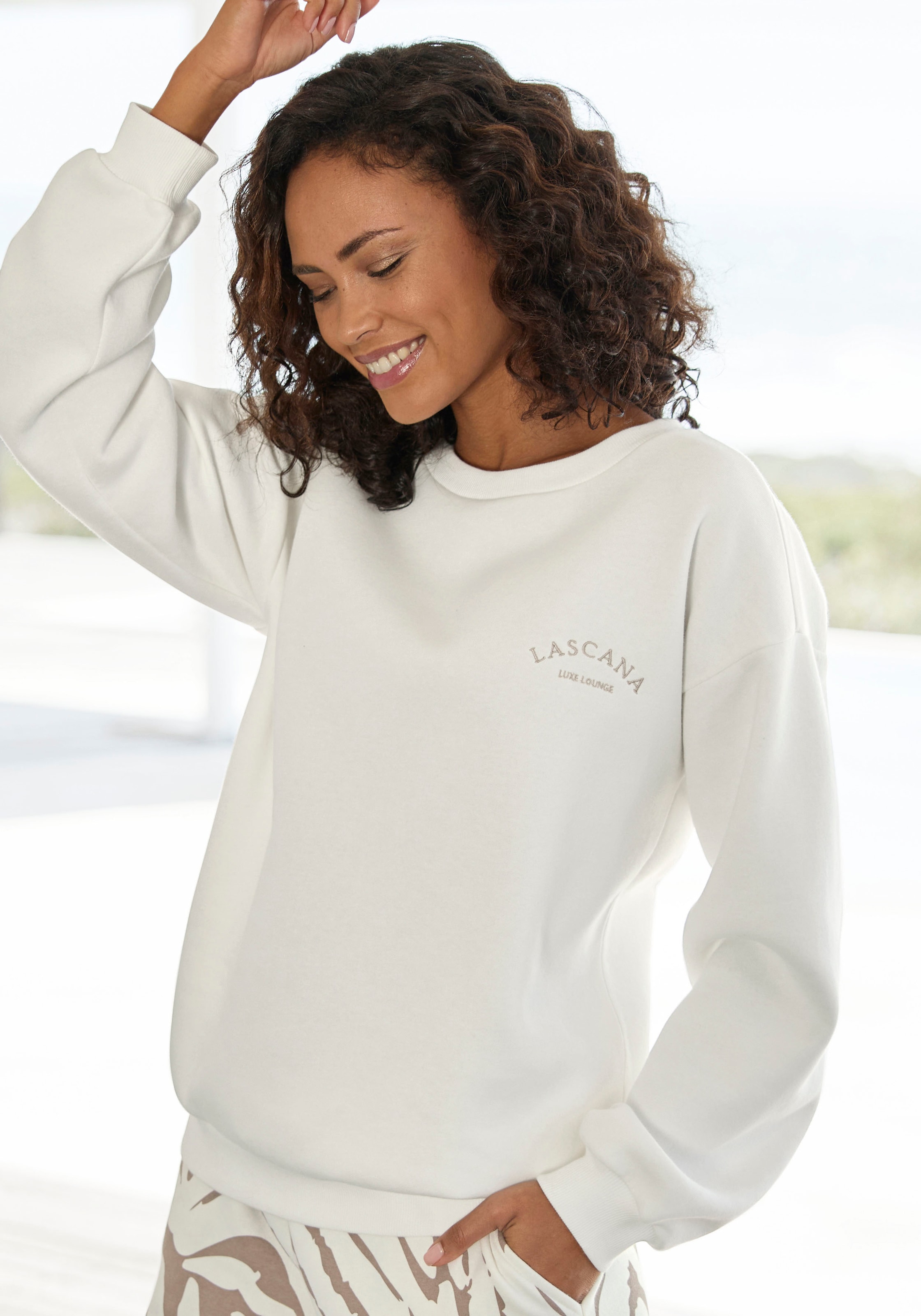 LASCANA kaufen »-Pullover«, weiten Ärmeln, ♕ Sweatshirt mit Loungeanzug Loungewear, versandkostenfrei