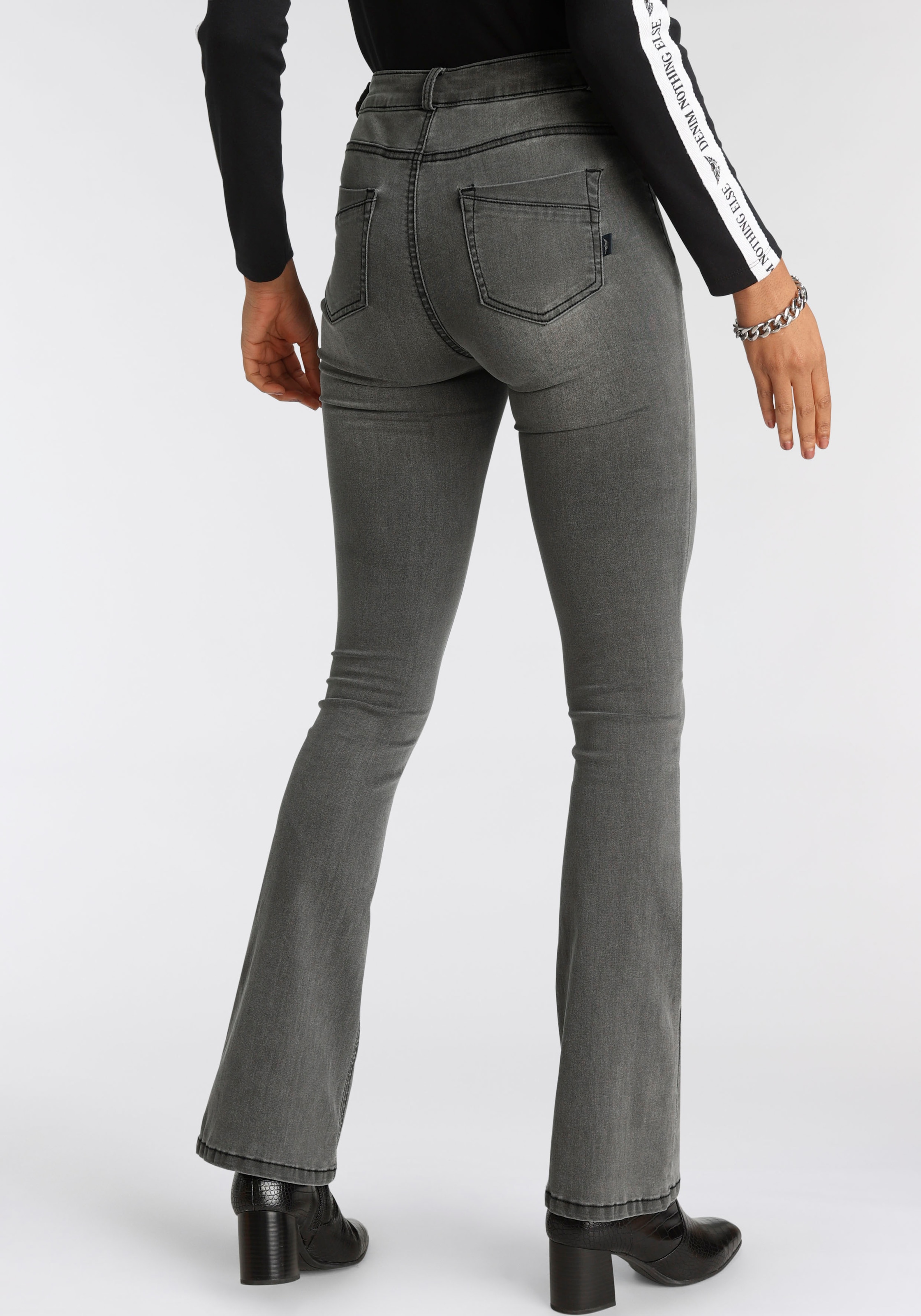 Arizona Bootcut-Jeans »Ultra Stretch«, High Waist mit Shapingnähten