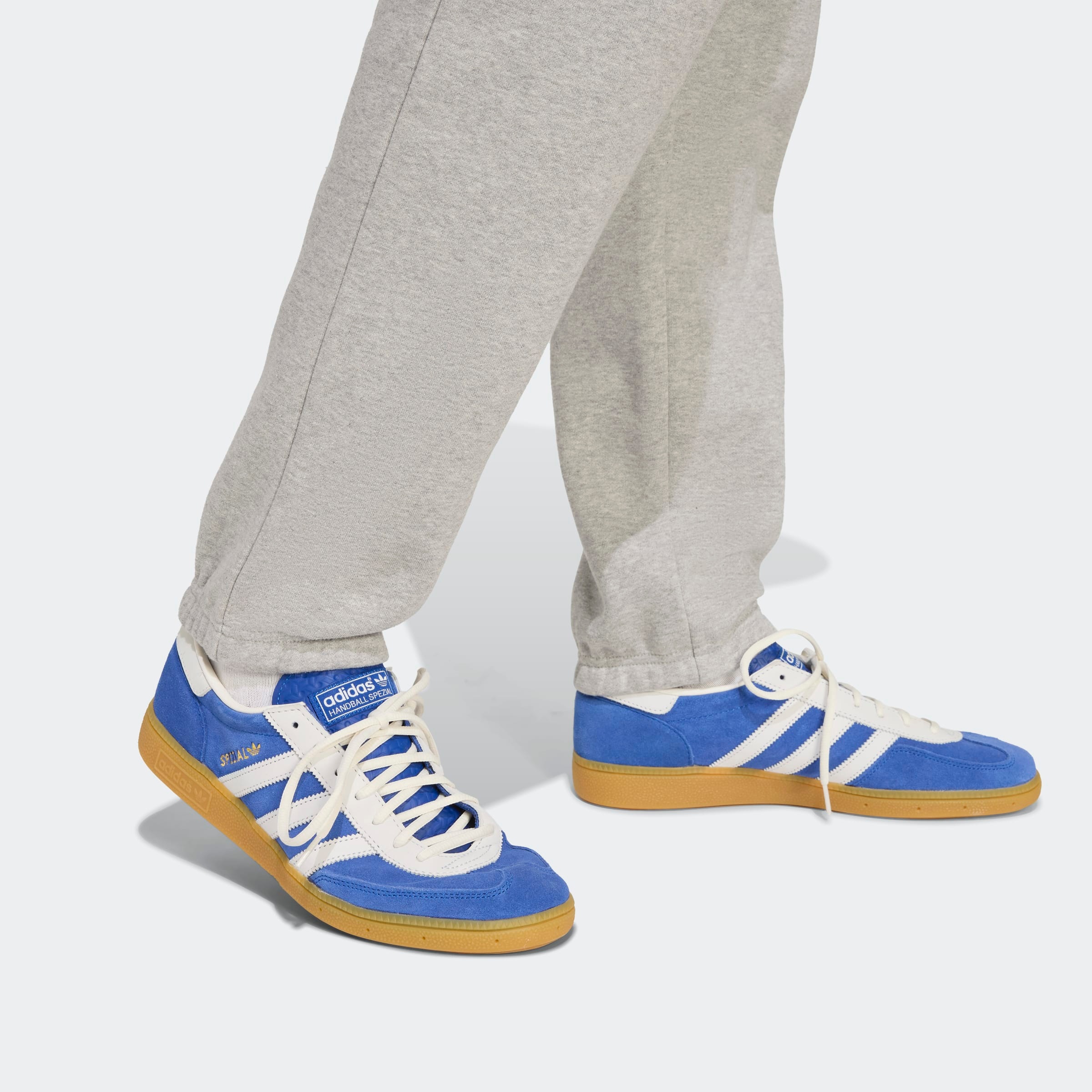 adidas Originals Sporthose »ESS PT«  schmale Passform, mit flauschiger Innenseite, mit Rippbündchen